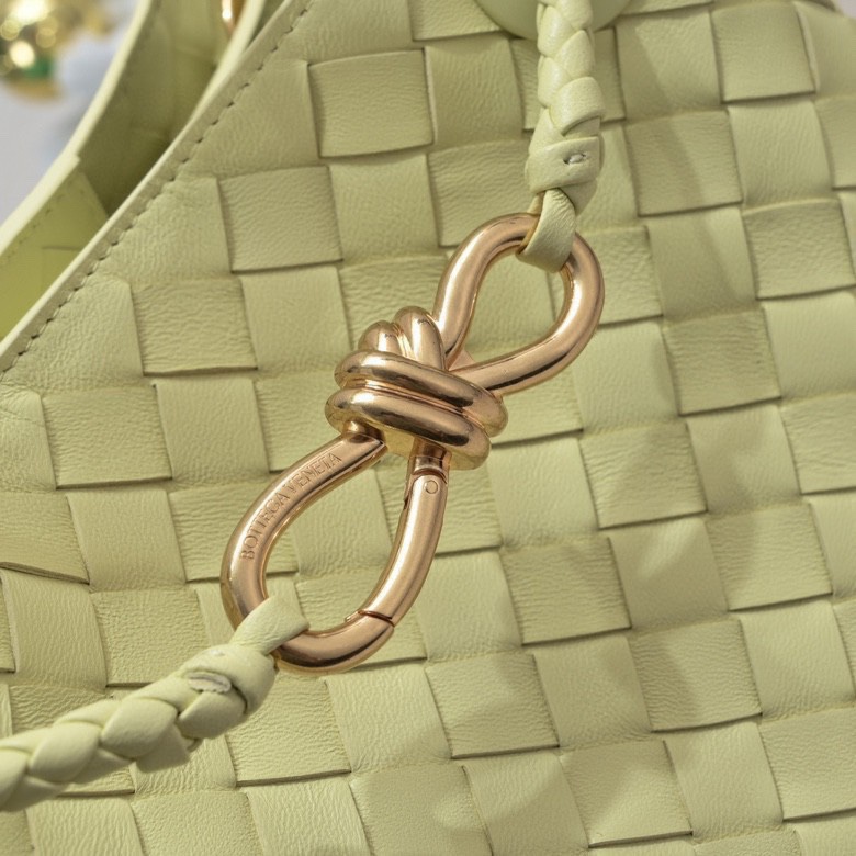 Bottega Veneta Classic Handcrafted Luxury Leather Shoulder Bag Ref 5