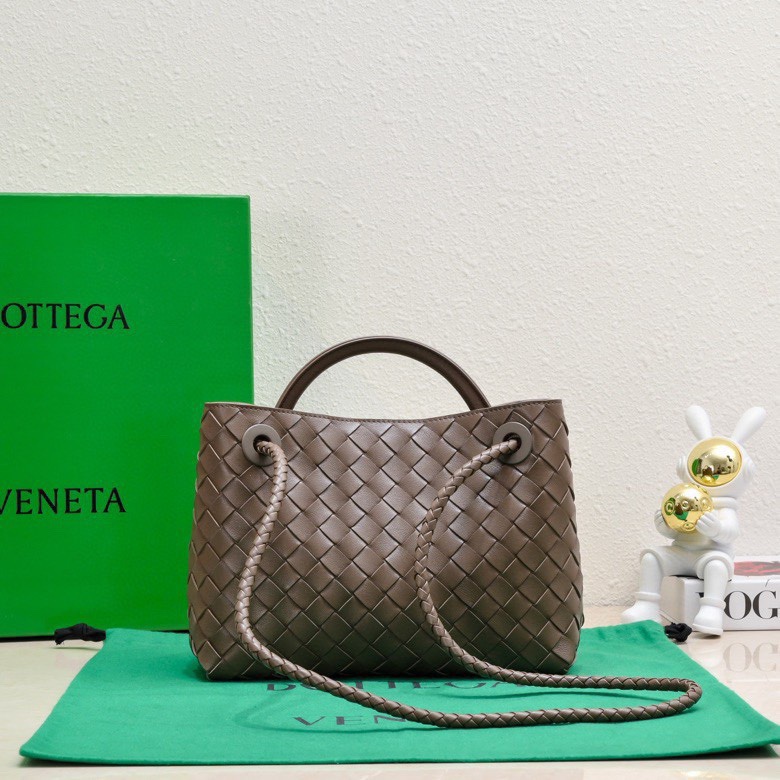 Celine Classic Handcrafted Luxury Leather Shoulder Bag Ref.84799B4F 2
