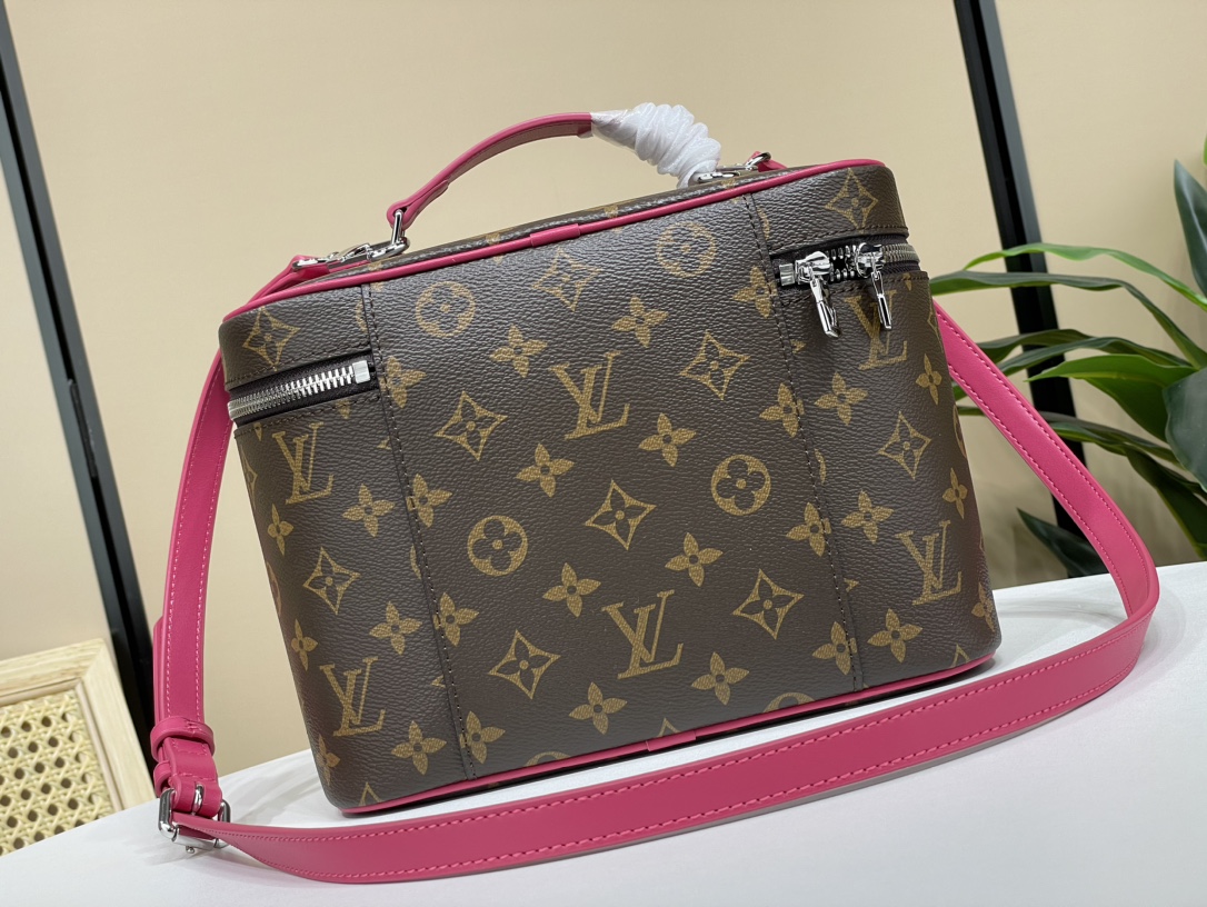 Louis Vuitton Lv NICE Small Cosmetic Bag Officially On Sale M42265 Presbyopia/Rose Red (Colorful)