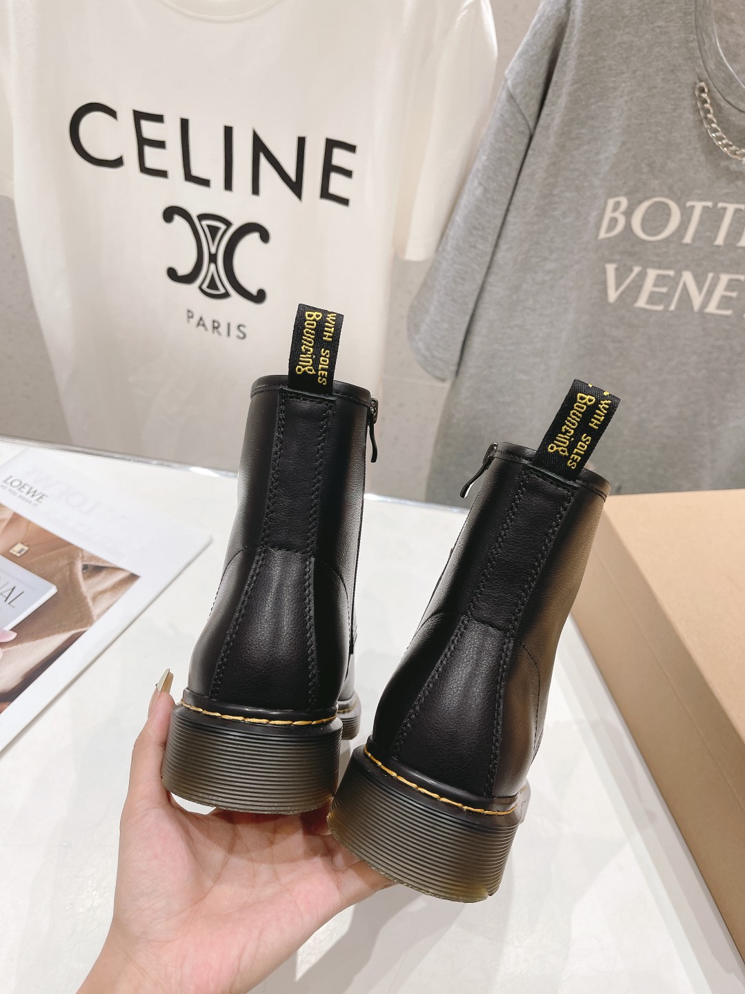 High-End 725 Factory Dr. Martens Boots 2023: Superstar Net Red Cow-Coated Wool Boots - 图片 8