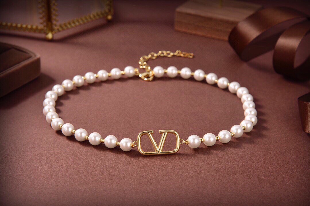Valentino Replica
 Jewelry Necklaces & Pendants Gold Fashion
