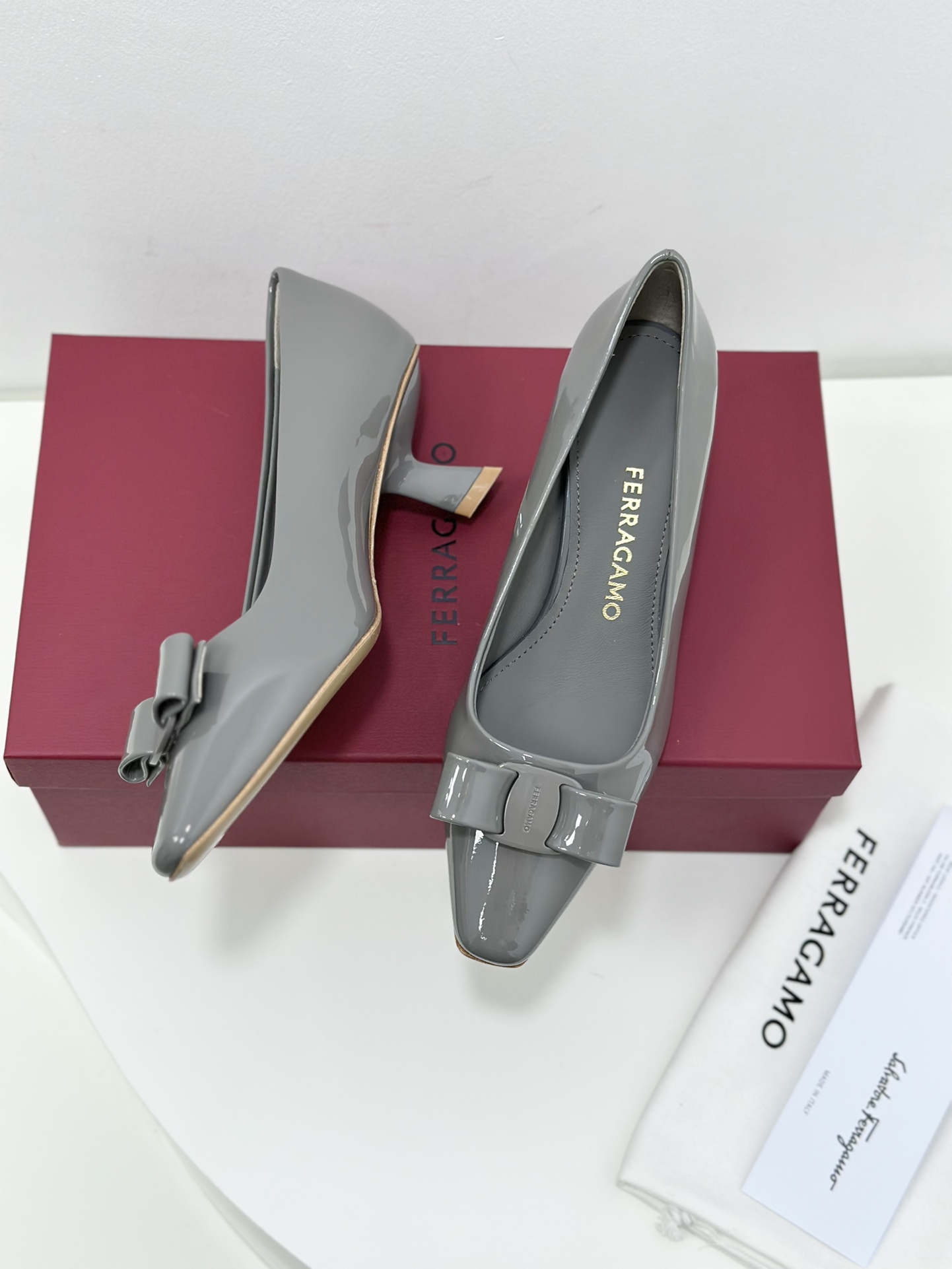 Salvatore Ferragamo Vara Bow Pump - Chic Patent Leather Square Toe Heels 2 i1701581730 4505 3