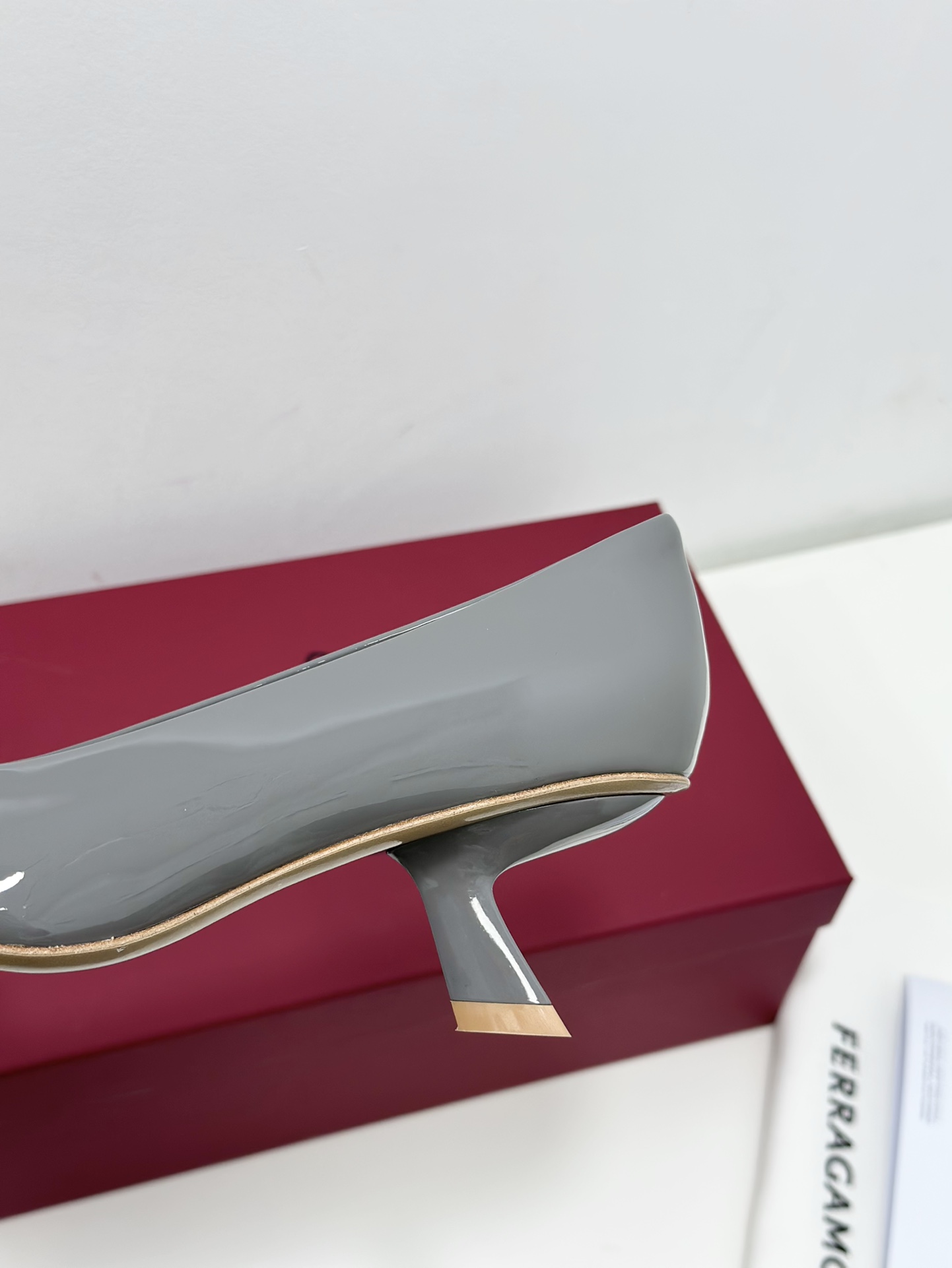 Salvatore Ferragamo Vara Bow Pump - Chic Patent Leather Square Toe Heels 9 i1701581730 6798 7