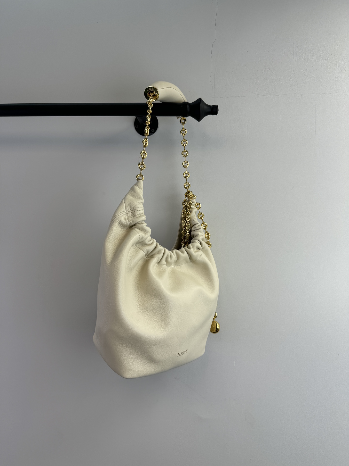 Loewe Who's to say who hasn't seen this same Yang Mi bag! ! This bag is not popular!