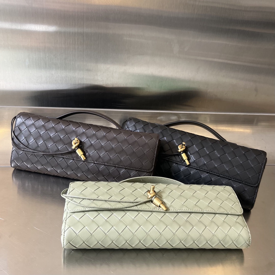 Bottega Veneta 24th big new product bv Clutch is a tasteful clutch