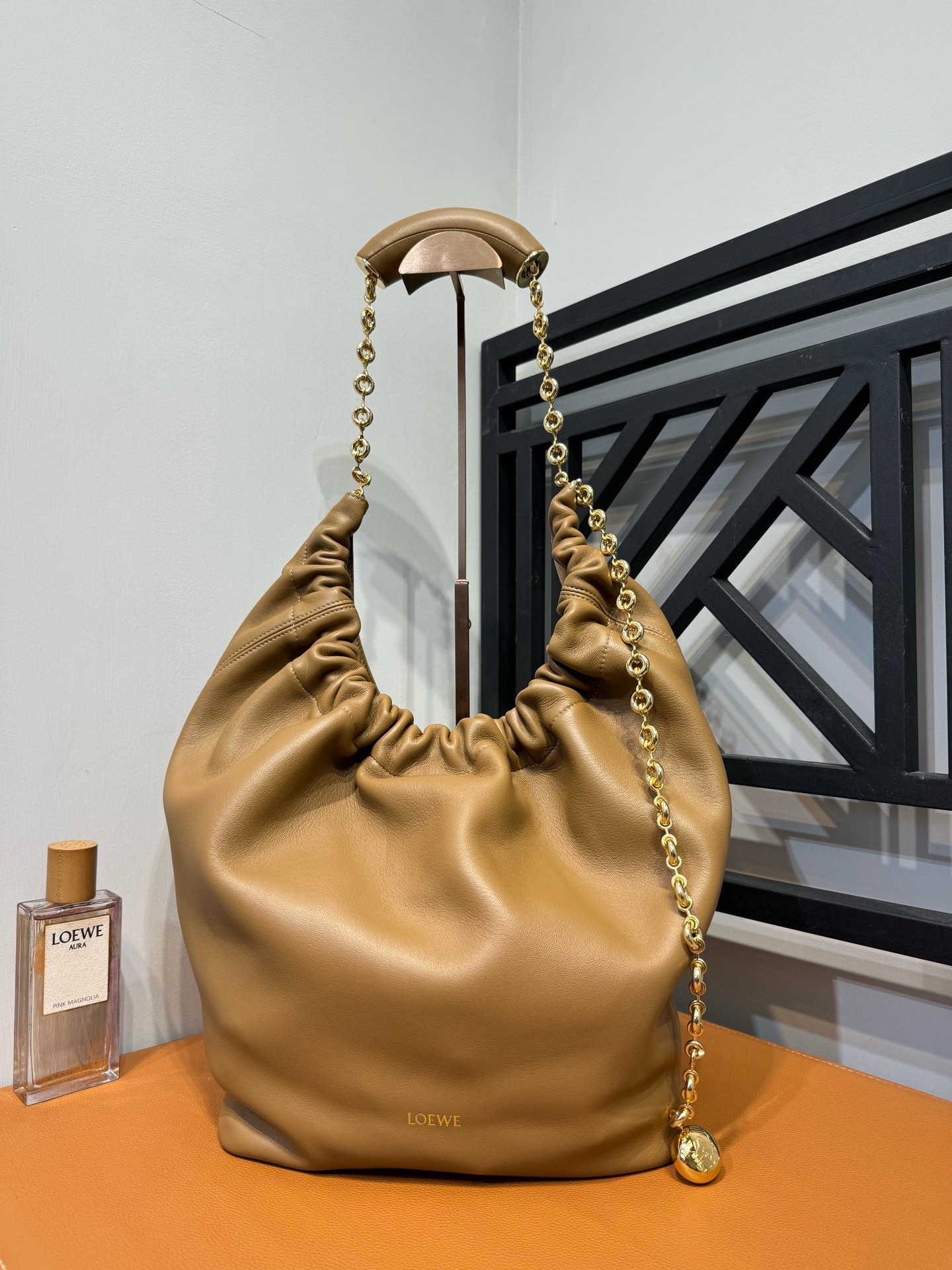 Who said loewe's new saueeze bag is not popular?