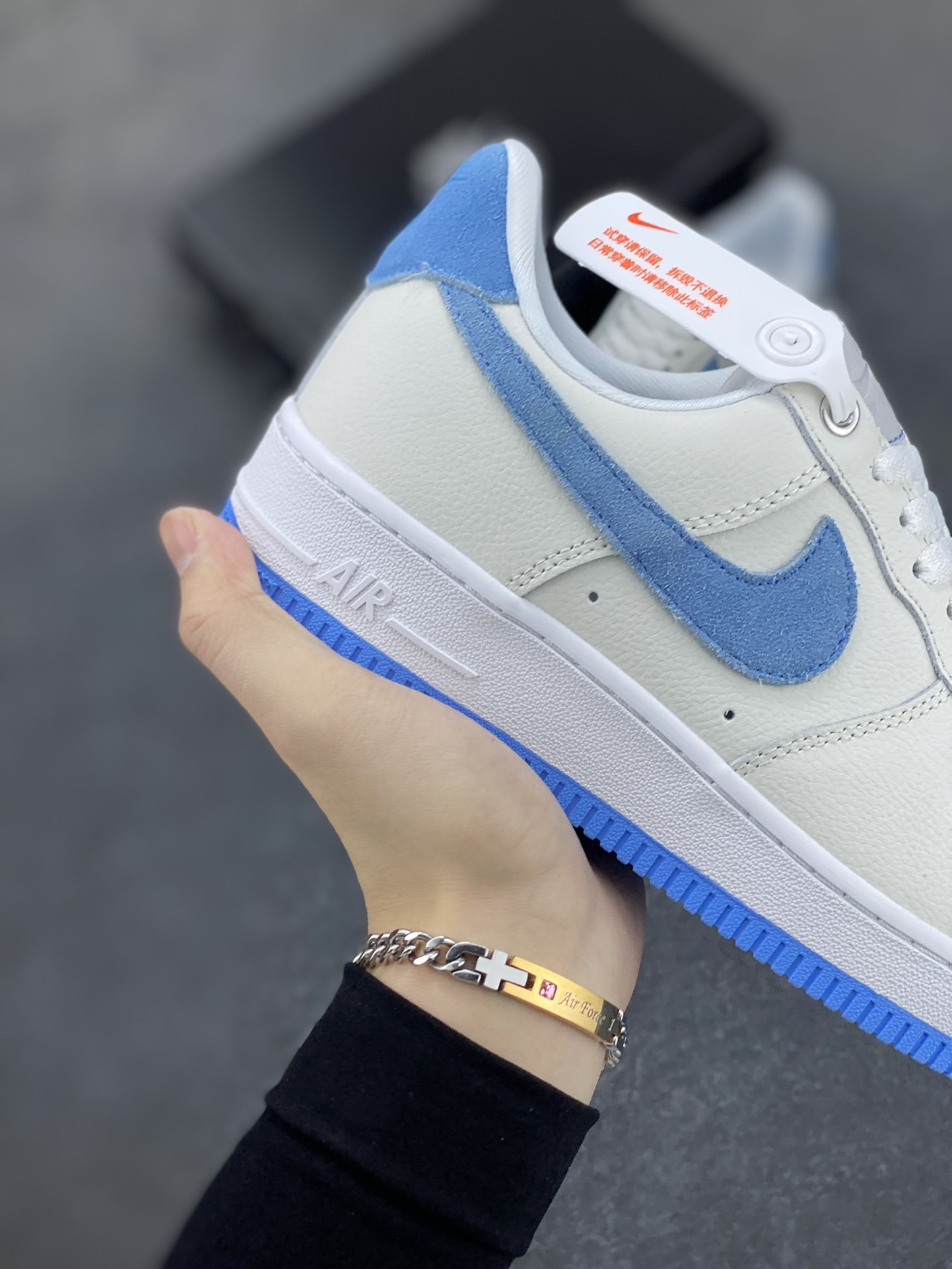 图片[6]-福利特价 全掌气垫🔥 Nike Air Force 1 Low 07 白蓝灰 原楦头原纸板 打造纯正空军版型 专注外贸渠道 全掌内置蜂窝气垫 #原盒配件 原厂中底钢印、拉帮完美 货号：DX1193-100 尺码：36 36.5 37.5 38 38.5 39 40 40.5 41 42 42.5 43 44 44.5 45-选品中心