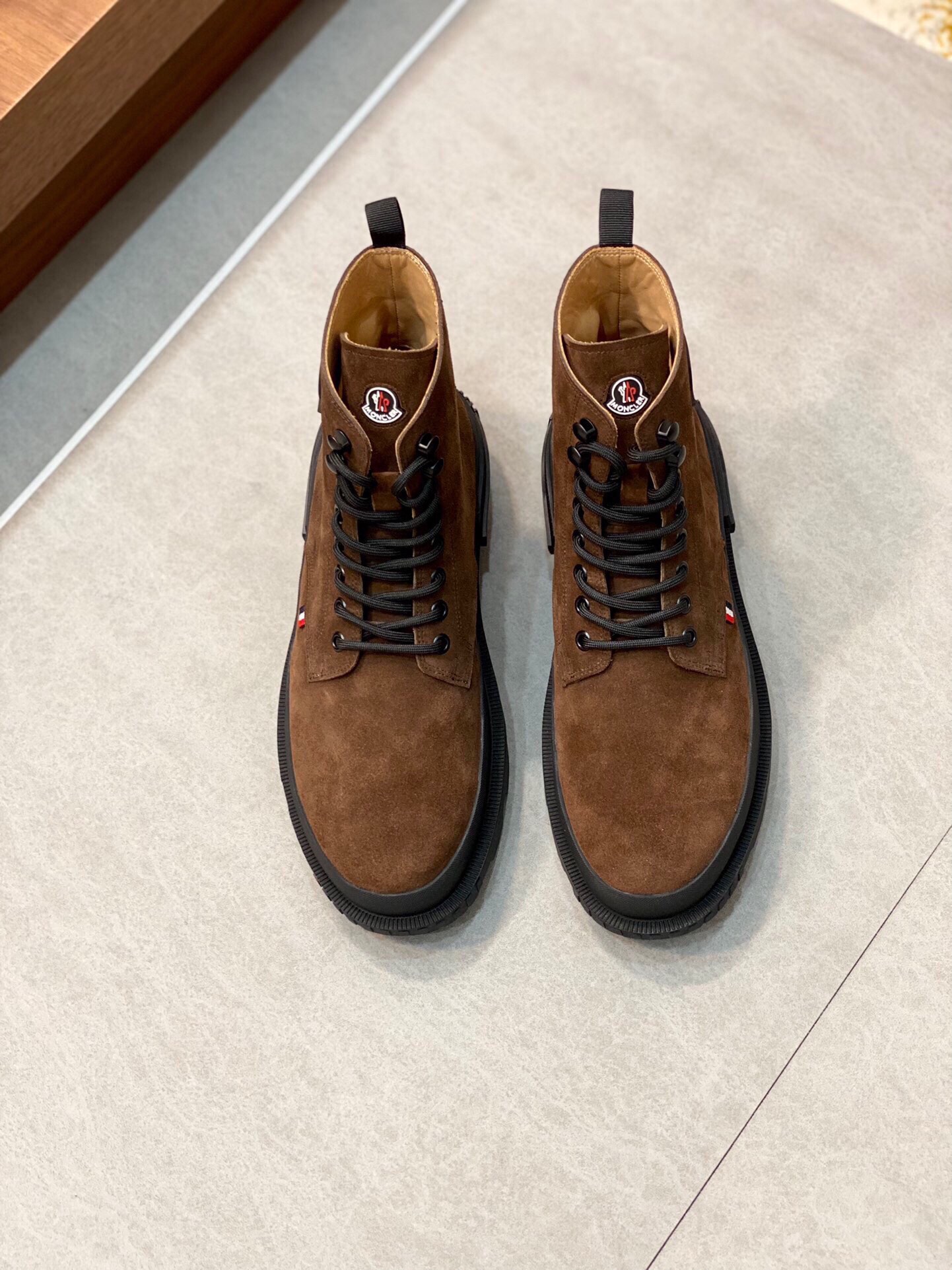 NO:216329,Brand MONCLER original color matching, code number 39-44 customized 38.45 Price Material masked new product casual high top men's boots official website synchronization Top original men's shoes high-end brand, new model on the market, top luxury brand, latest fashionable casual men's boots, trendy and versatile style, relaxed and sporty style, upper is made of original cowhide. Original cowhide inner lining, plus super fine workmanship. Original personalized fashionable rubber wear-resistant sole, light and comfortable on the feet., cover-up men's boots, christian louboutin, Moncler, boots, cowhide19860909品牌MONCLER 颜色原版配色 码数39-44定做38.45 价格 材质蒙口新品休闲 高帮 男靴官网同步 顶级原版男鞋高端品牌,新款上市,顶级奢侈品牌,最新時尚休闲男靴,潮流百搭之款,轻松运动风,鞋面采用原版牛皮.原版牛皮内里,加超精细做工.原版个性时尚橡膠耐磨大底,上脚轻巧舒适.,蒙口 男靴,christian louboutin,Moncler,boots,cowhide,Men's shoes