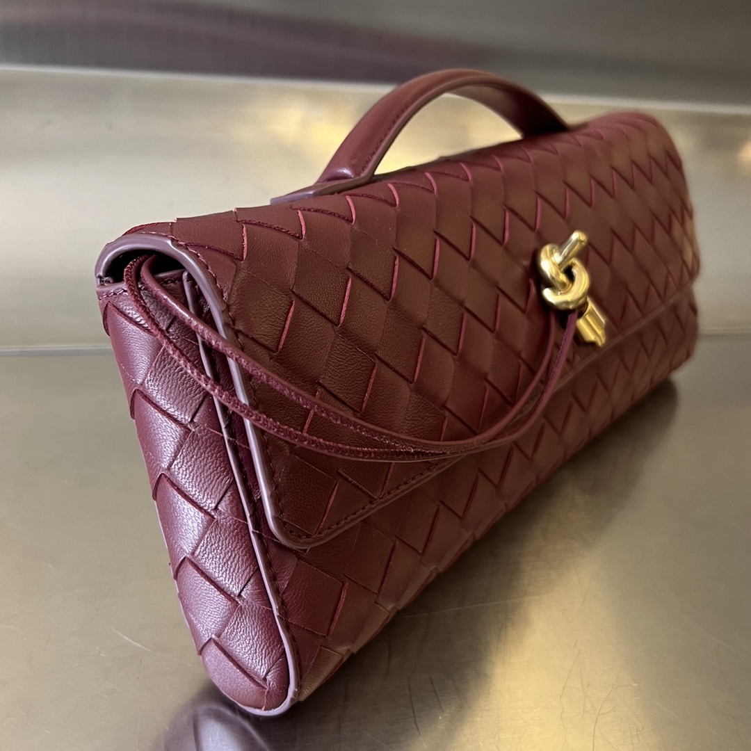 Bottega Veneta 24 new products debut Bv Clutch original long clutch bag 741511 equipped with handles, the design of the clutch bag reflects the e