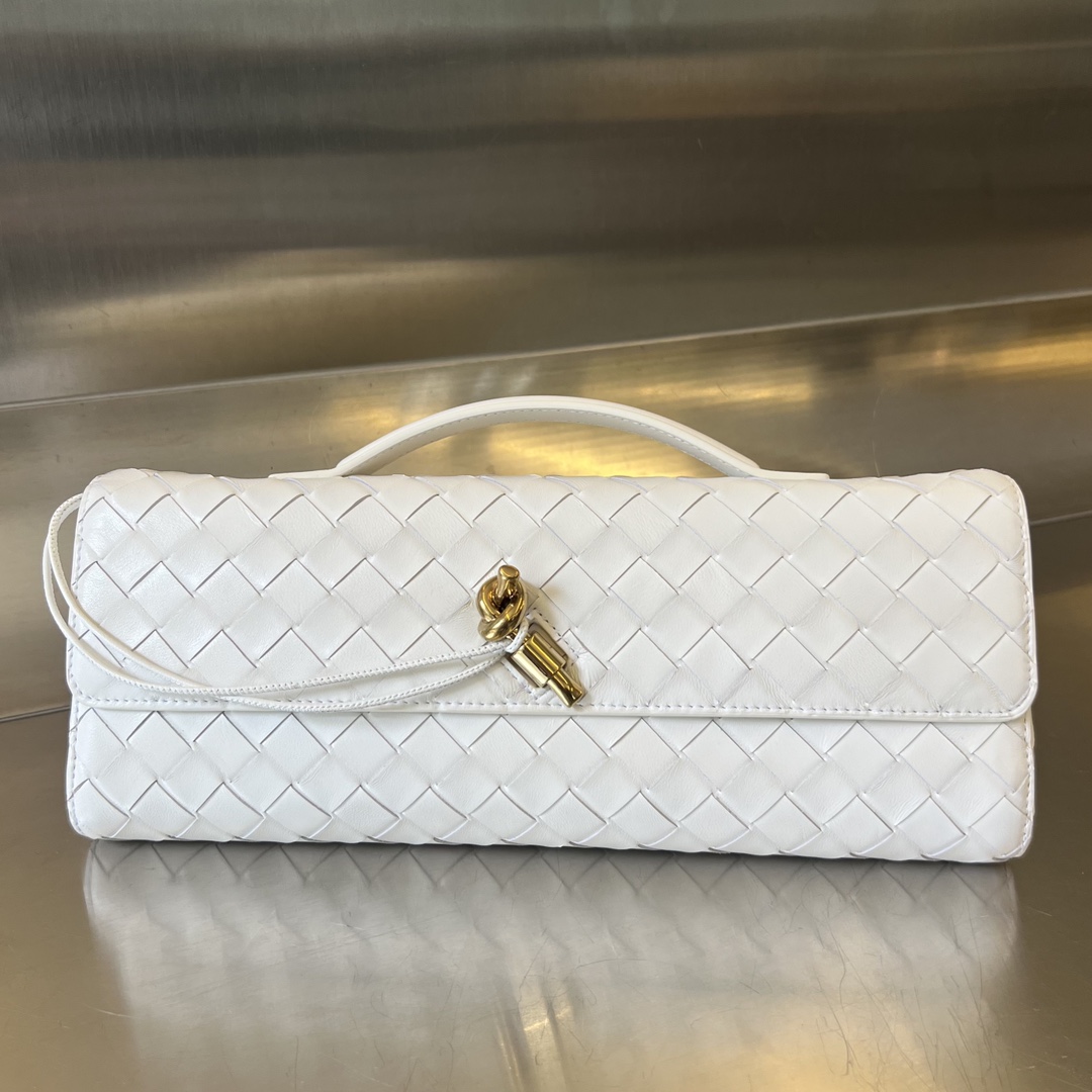 Bottega Veneta White, 24 new products launched on the 24th. Bv Clutch original long clutch bag 741511 is equipped with handles. The design of the