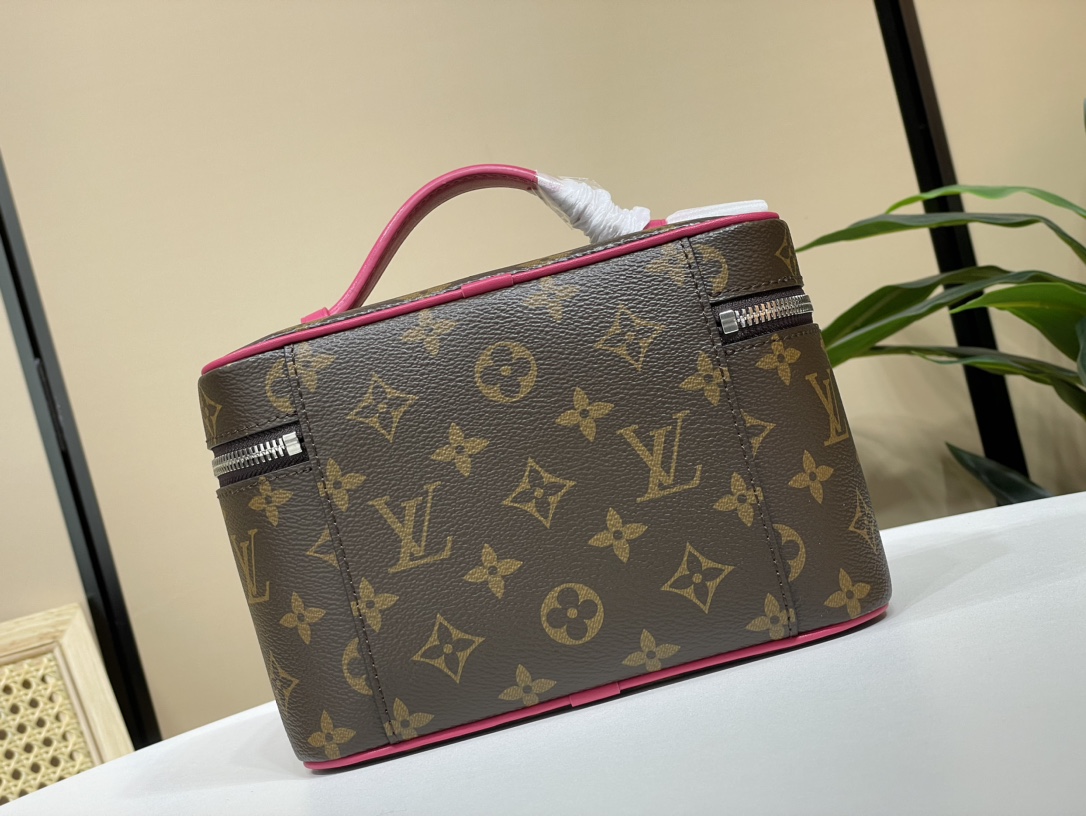 Louis Vuitton Lv NICE Mini Cosmetic Bag Officially On Sale M44495 Presbyopia/Rose Red (Colorful)