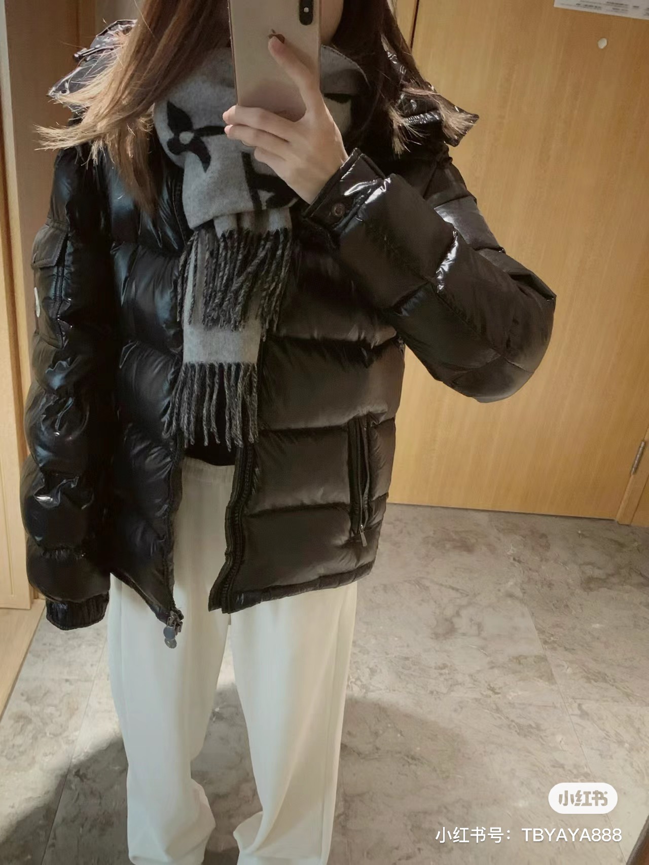 Moncler Maya: Classic Waterproof Puffy Jacket with Distinct Design and High Quality. - 图片 9