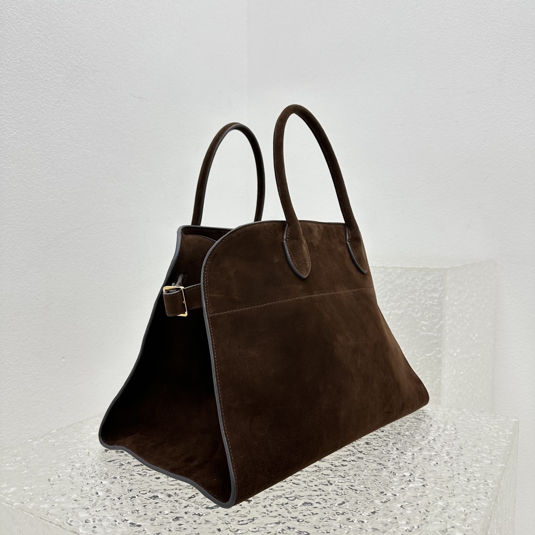 中号磨砂深棕Margaux15系列品牌在极简设计上的功力线条干净尽管没有什么logo印花的加持但整体高级