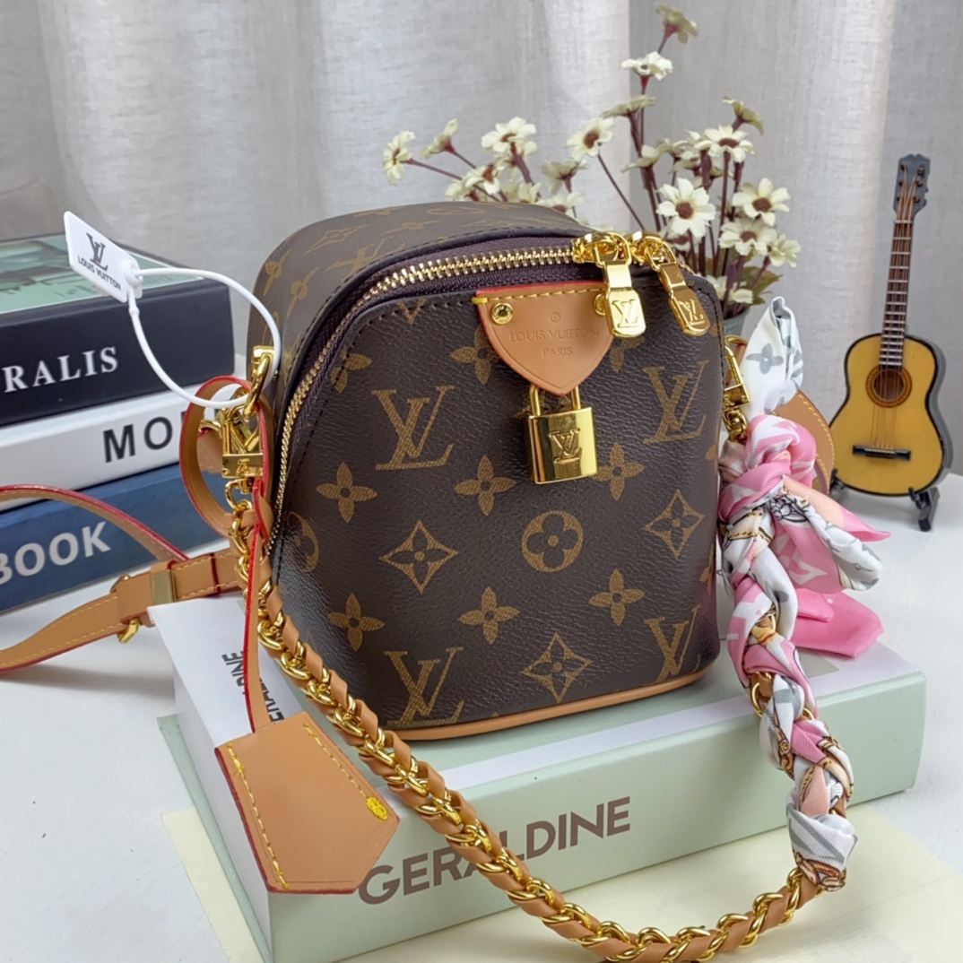 Louis Vuitton Crossbody & Shoulder Bags