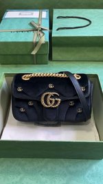 Gucci Marmont Crossbody & Shoulder Bags Black Velvet Chains
