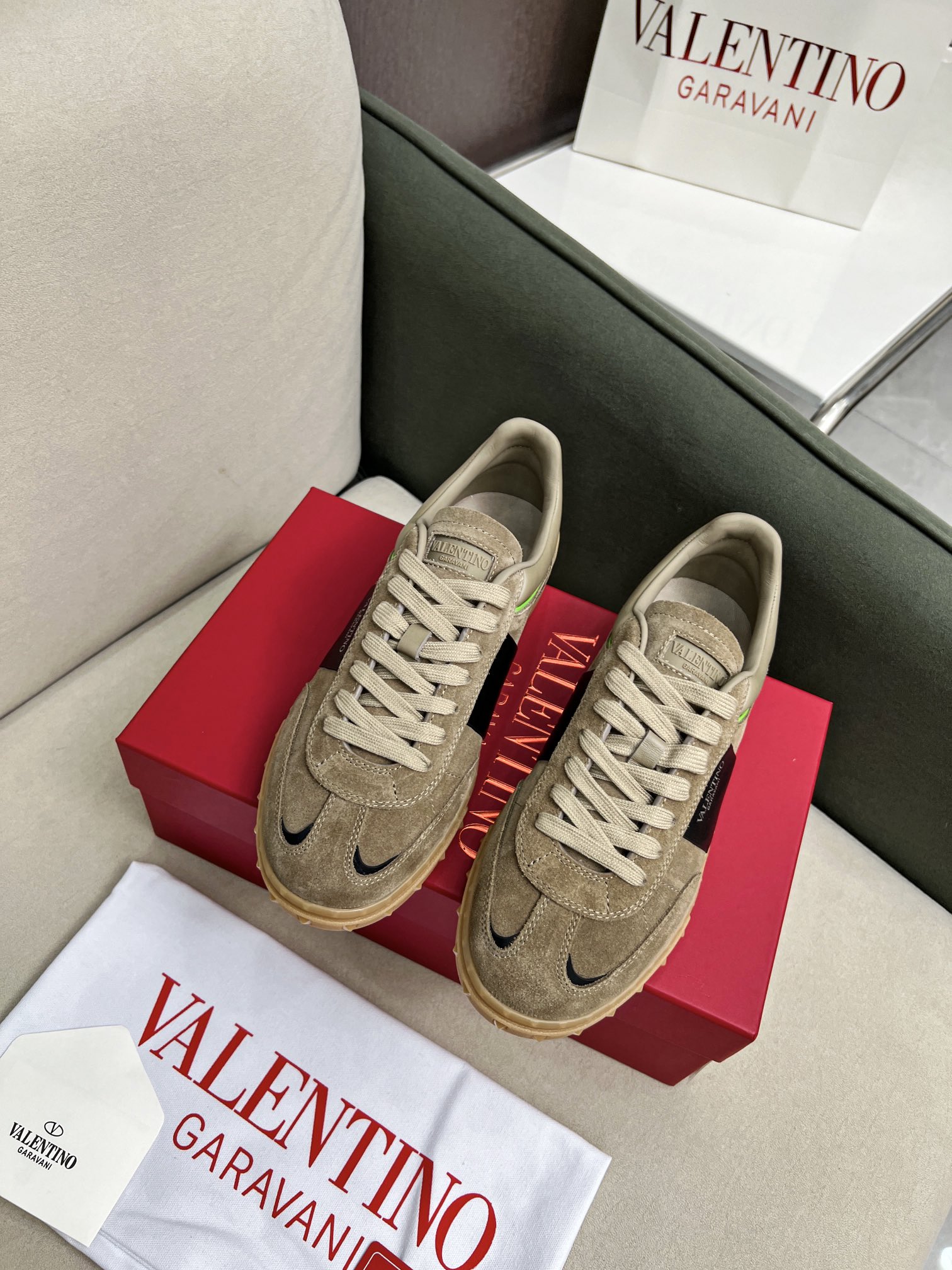 Valentino Sapatos Tênis Pele de vitelo Couro vaca Borracha Calças moletom