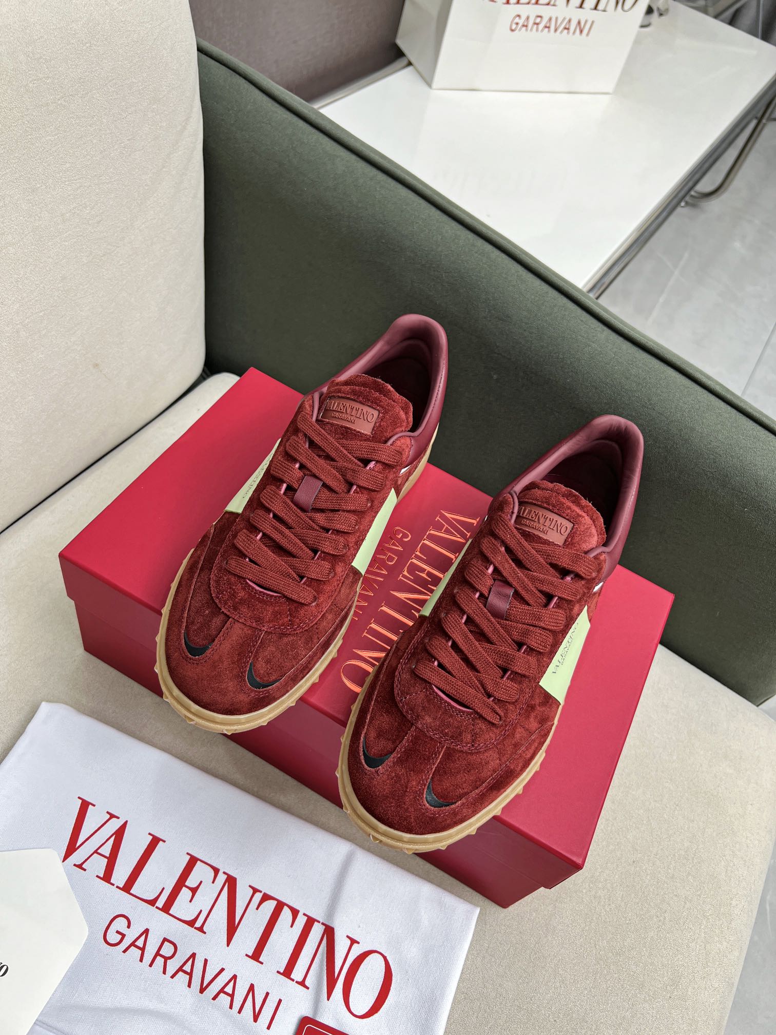 Valentino Sapatos Tênis Pele de vitelo Couro vaca Borracha Calças moletom