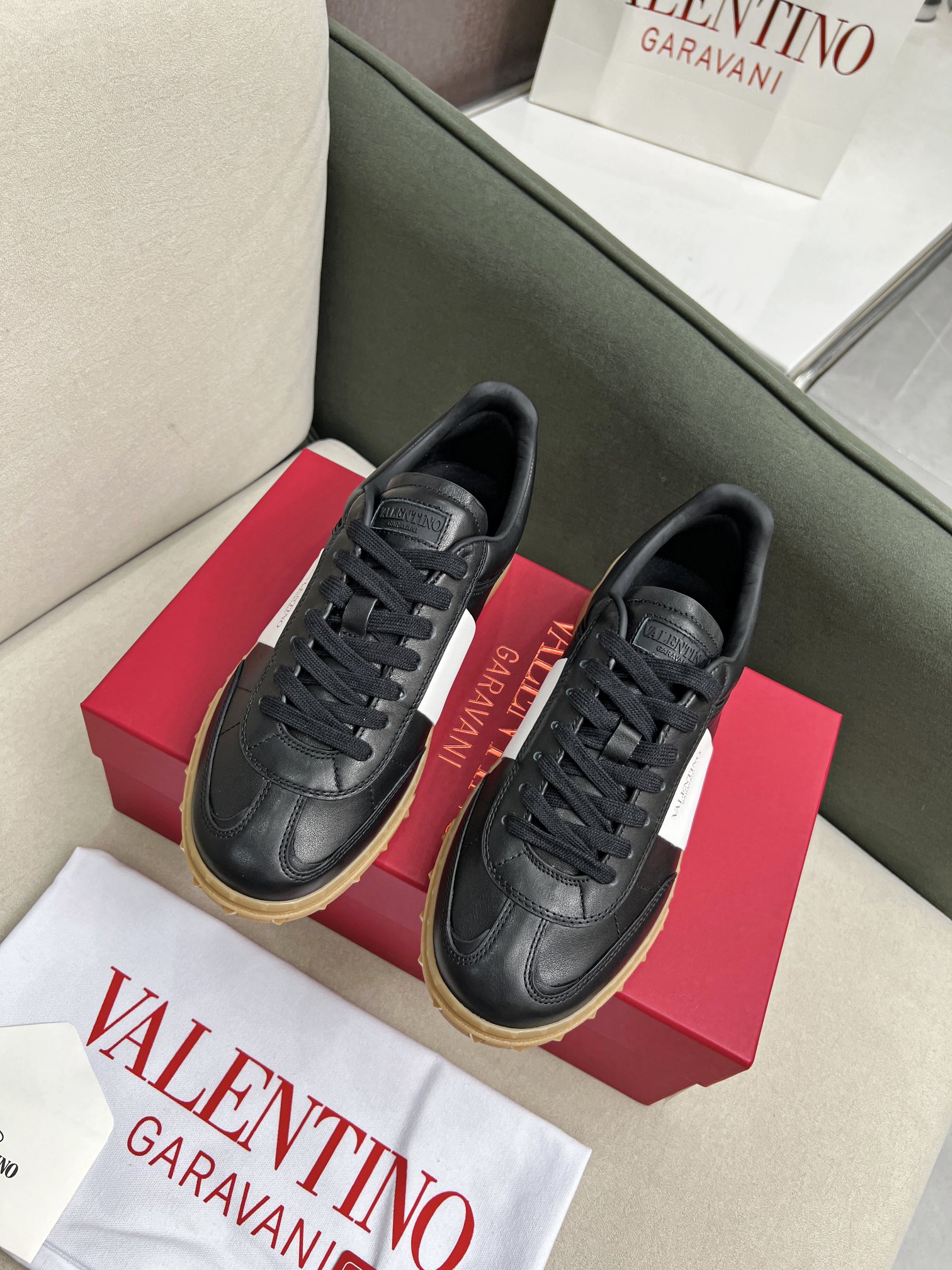 Valentino Sapatos Tênis Pele de vitelo Couro vaca Borracha Calças moletom