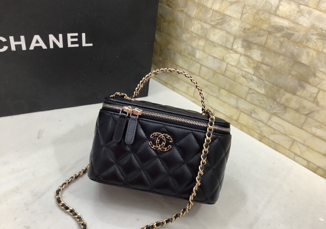 Chanel Bolsos de mano Bolsos cruzados y bandoleras Negro Escarcha Piel de oveja