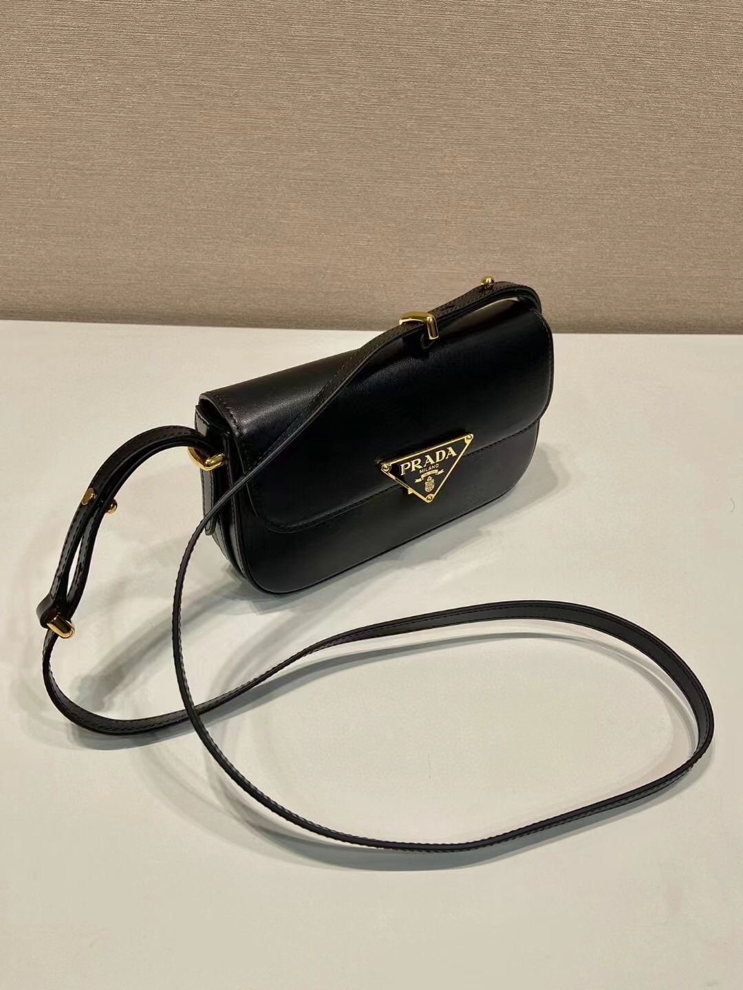Prada 专柜款经典手袋 2