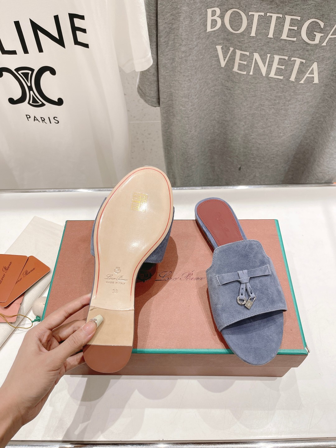 高版本出厂
Loro Piana* LP||诺悠翩雅2025ss春夏新款拖鞋‼️
【市场顶级品质】
𝐋𝐩