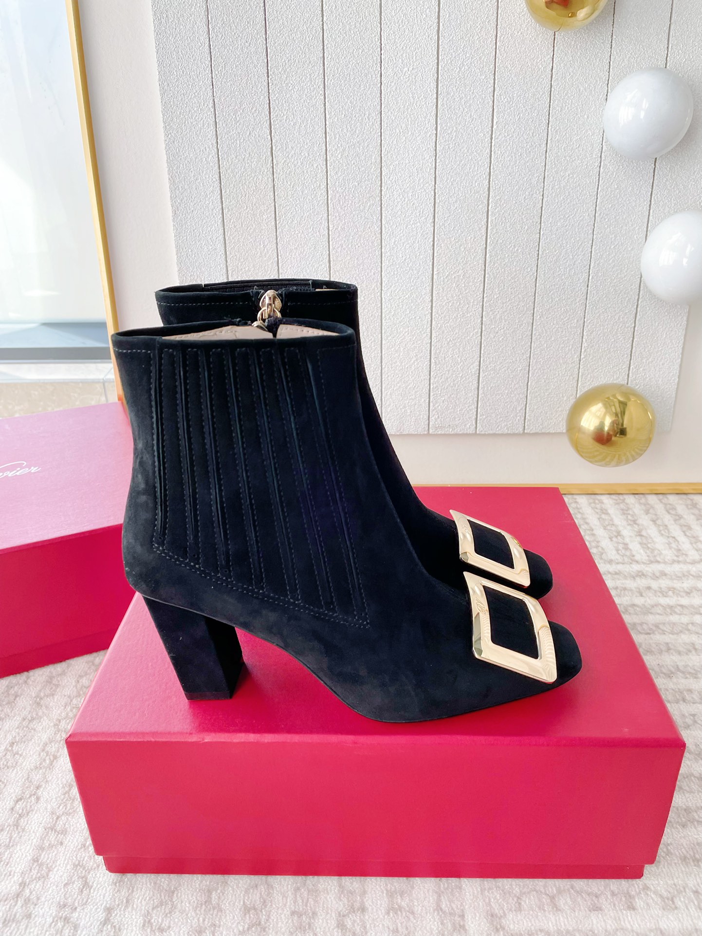 [Roger Vivier Women