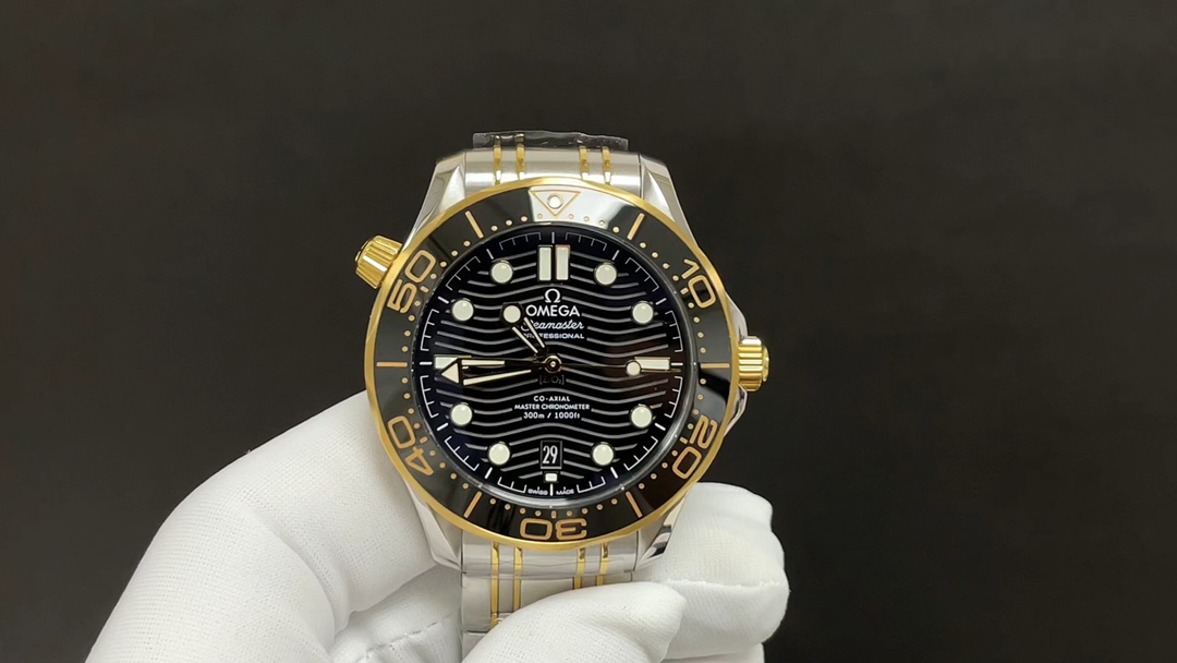 Omega 今日推荐 海马300 间黑 42mm 8800机