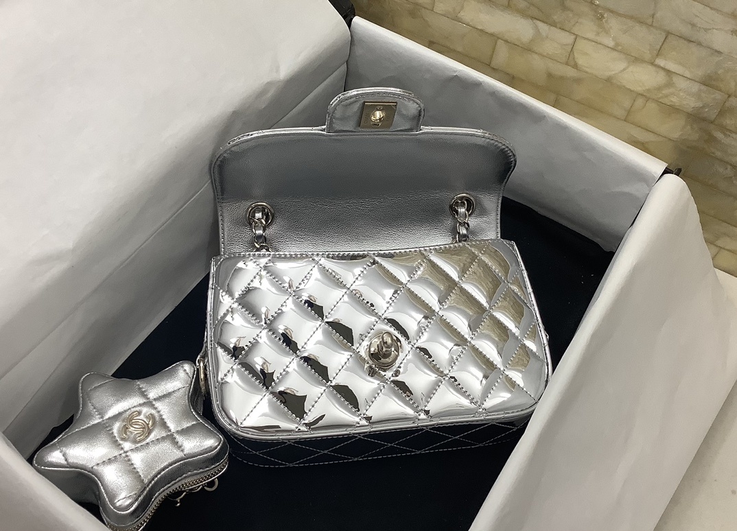 现货现货Ohanel24c春夏星星包CFmini24C的五角星双子链条包镜面材质真的是相当吸睛金色银色粉
