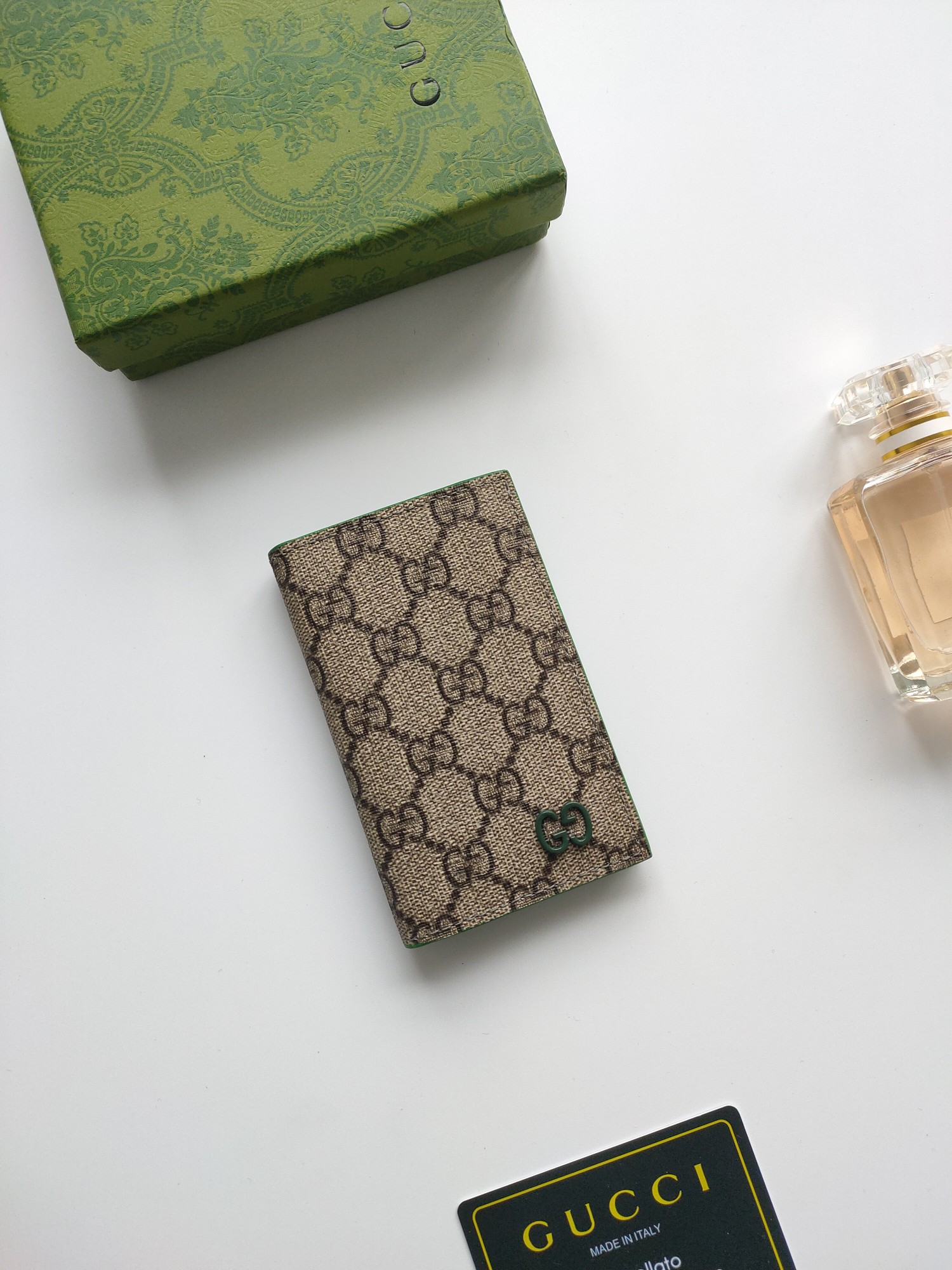 Gucci GG細節長款カードケース - スタイリッシュな日常の必需品