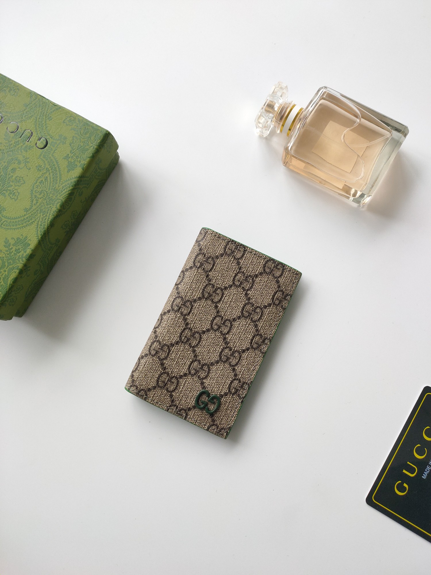 Gucci GG細節長款カードケース - スタイリッシュな日常の必需品