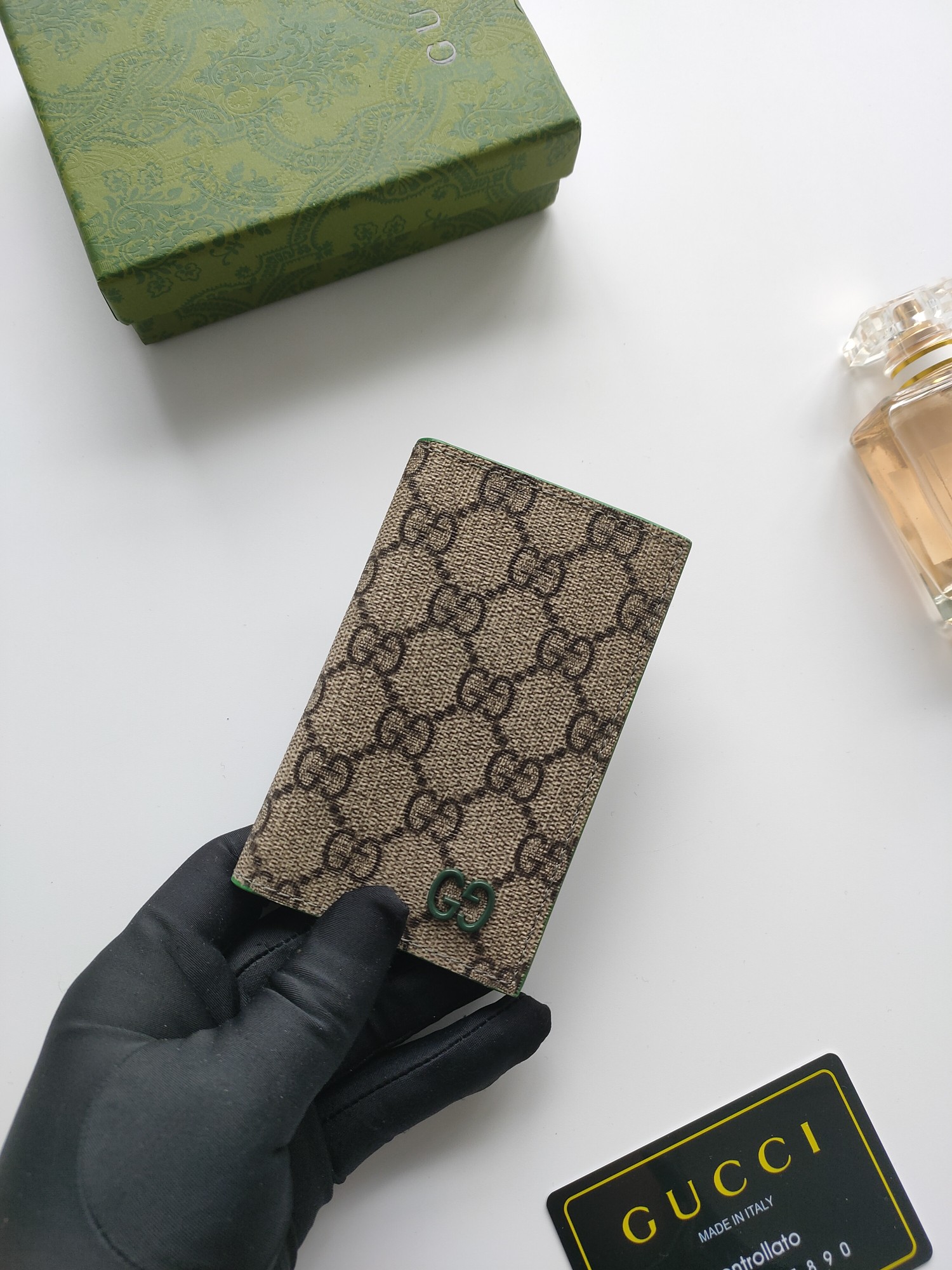 Gucci GG細節長款カードケース - スタイリッシュな日常の必需品