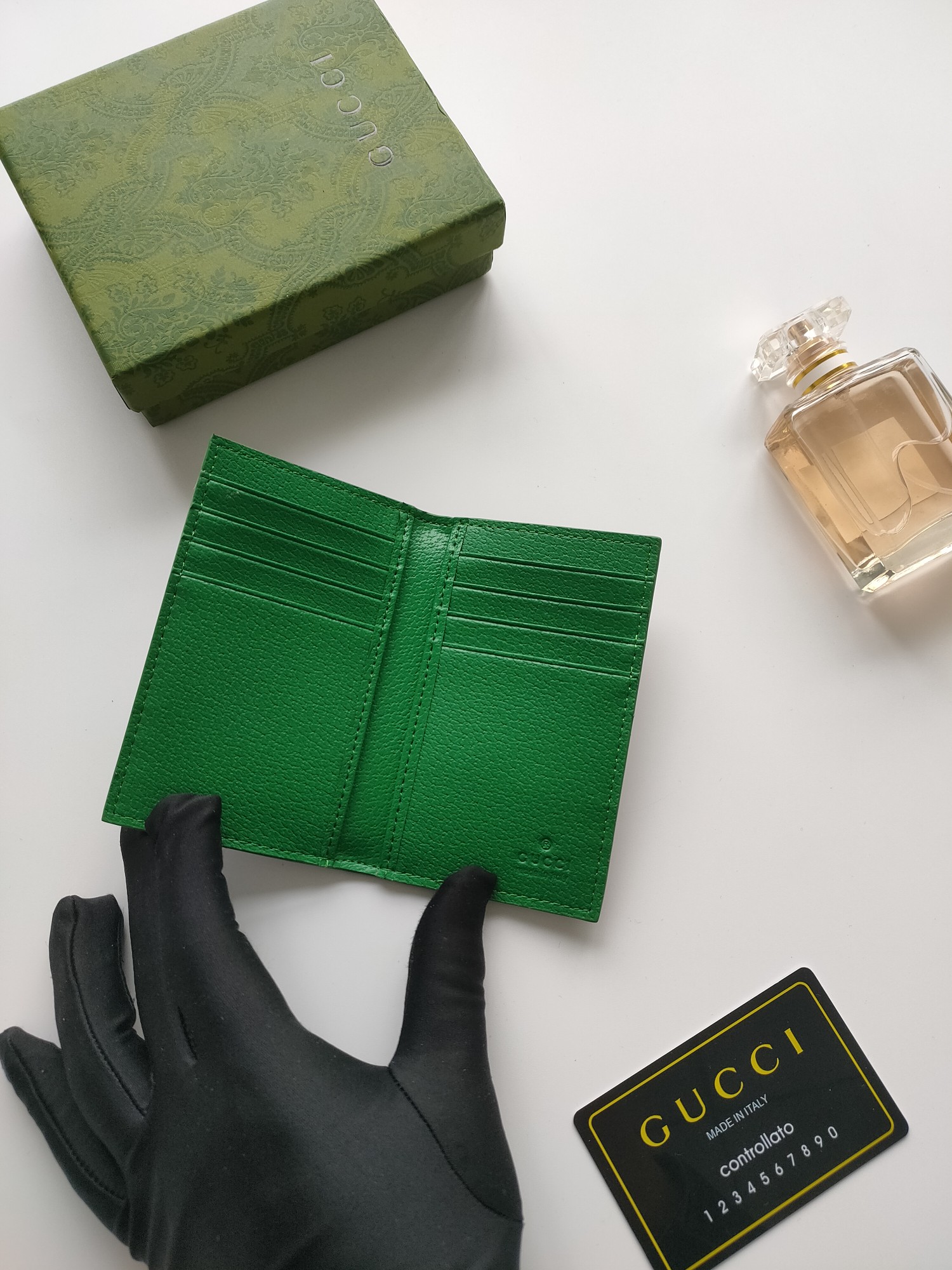 Gucci GG細節長款カードケース - スタイリッシュな日常の必需品