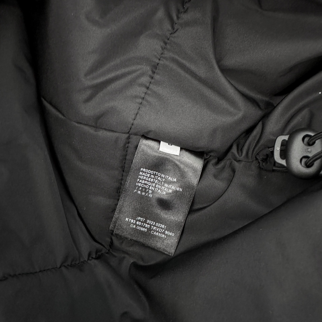 🌾🛒🛒🛒🛒NEW｜新款棉服外套，纯棉面布，厚实不易皱，内胆夹棉保暖防风，夹毛领帽子，解构两穿设计，宽松版