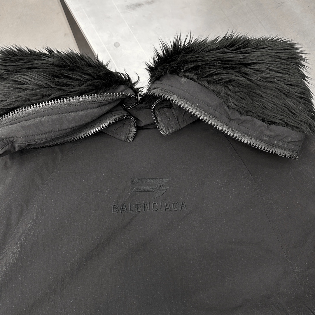 🌾🛒🛒🛒🛒NEW｜新款棉服外套，纯棉面布，厚实不易皱，内胆夹棉保暖防风，夹毛领帽子，解构两穿设计，宽松版