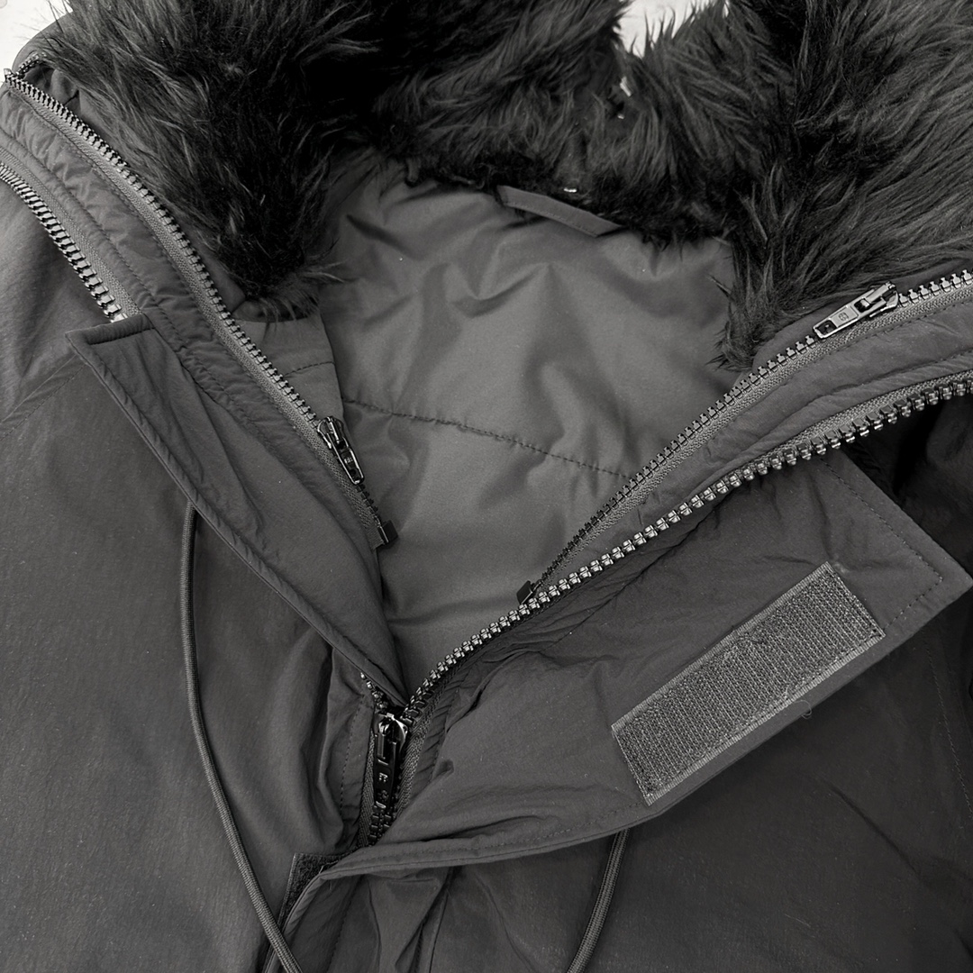 🌾🛒🛒🛒🛒NEW｜新款棉服外套，纯棉面布，厚实不易皱，内胆夹棉保暖防风，夹毛领帽子，解构两穿设计，宽松版