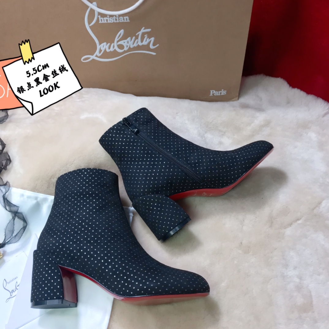 NO:100334,High-end customized autumn and winter boot series!  H5.5Cm, size 35-42. Leather big sole, X4021-1 black velvet official website picture Standard European code Reference: X4021-1 Color: black Material: cowhide Lining: sheep leather Heel height: 8.5Cm Sole:leather sole Size: EUR 35-42 (US 4-11):,,christian louboutin,boots,real silk,Leather soles19860909高端订制 秋冬靴系列！ H5.5Cm,尺码35-42码.真皮大底,,X4021－1黑真丝绒 官网图 标准欧码 Reference:X4021－1 Color:black Material:cowhide Lining:sheep leather Heel heigh:8.5Cm Sole:leather sole Size:EUR 35－42（US 4一11) :,,christian louboutin,boots,real silk,Leather soles,Women's Shoes