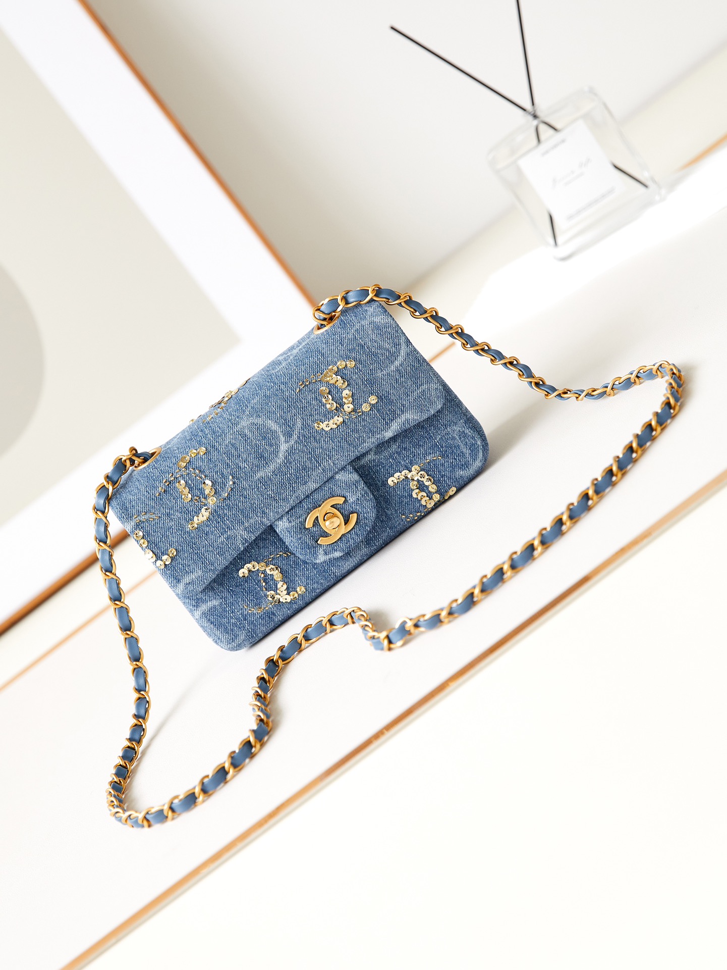 Versace Classic Handcrafted Luxury Leather Shoulder Bag Ref.90867996