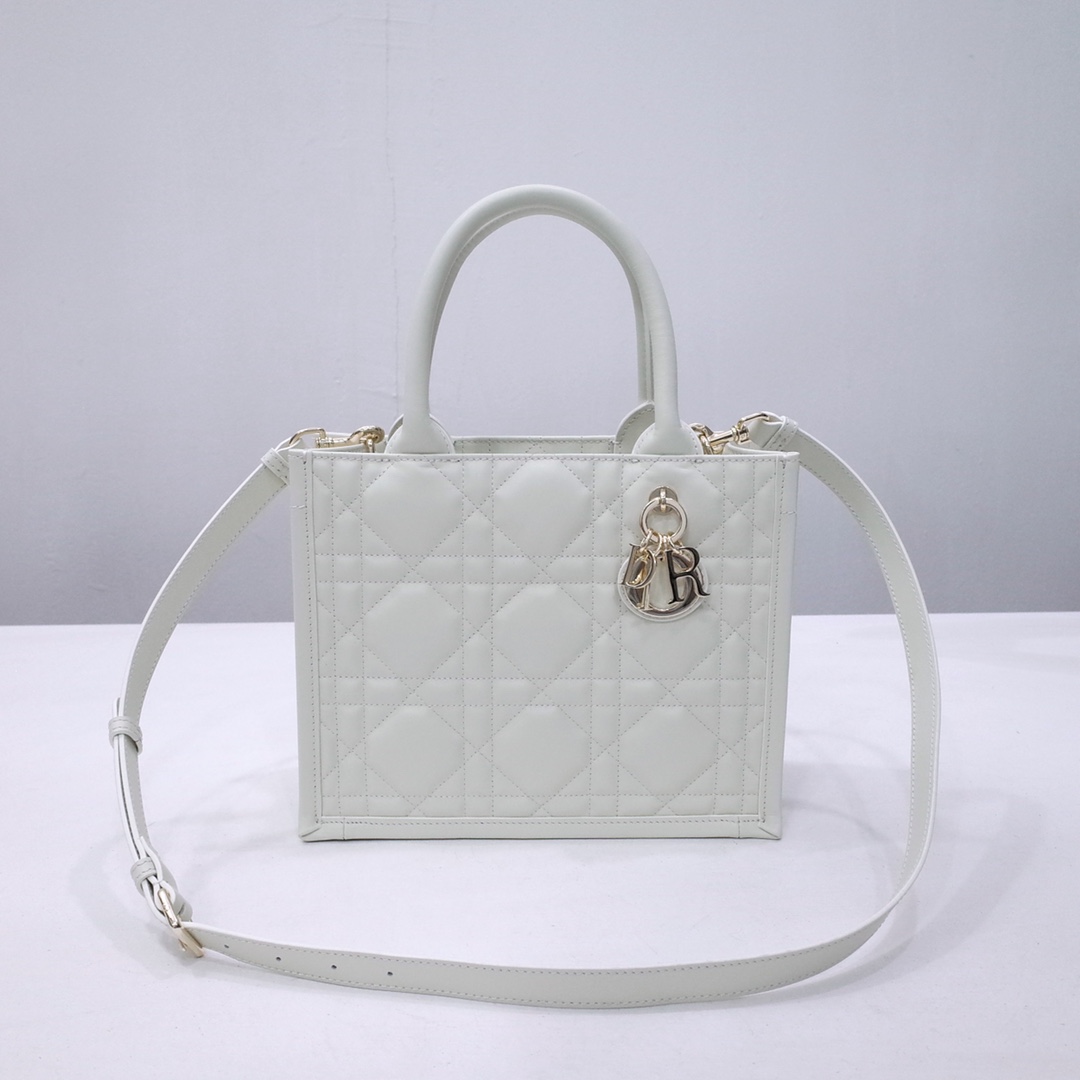 Designer Fashion Replica
 Dior Handbags Tote Bags White Cowhide Fall/Winter Collection