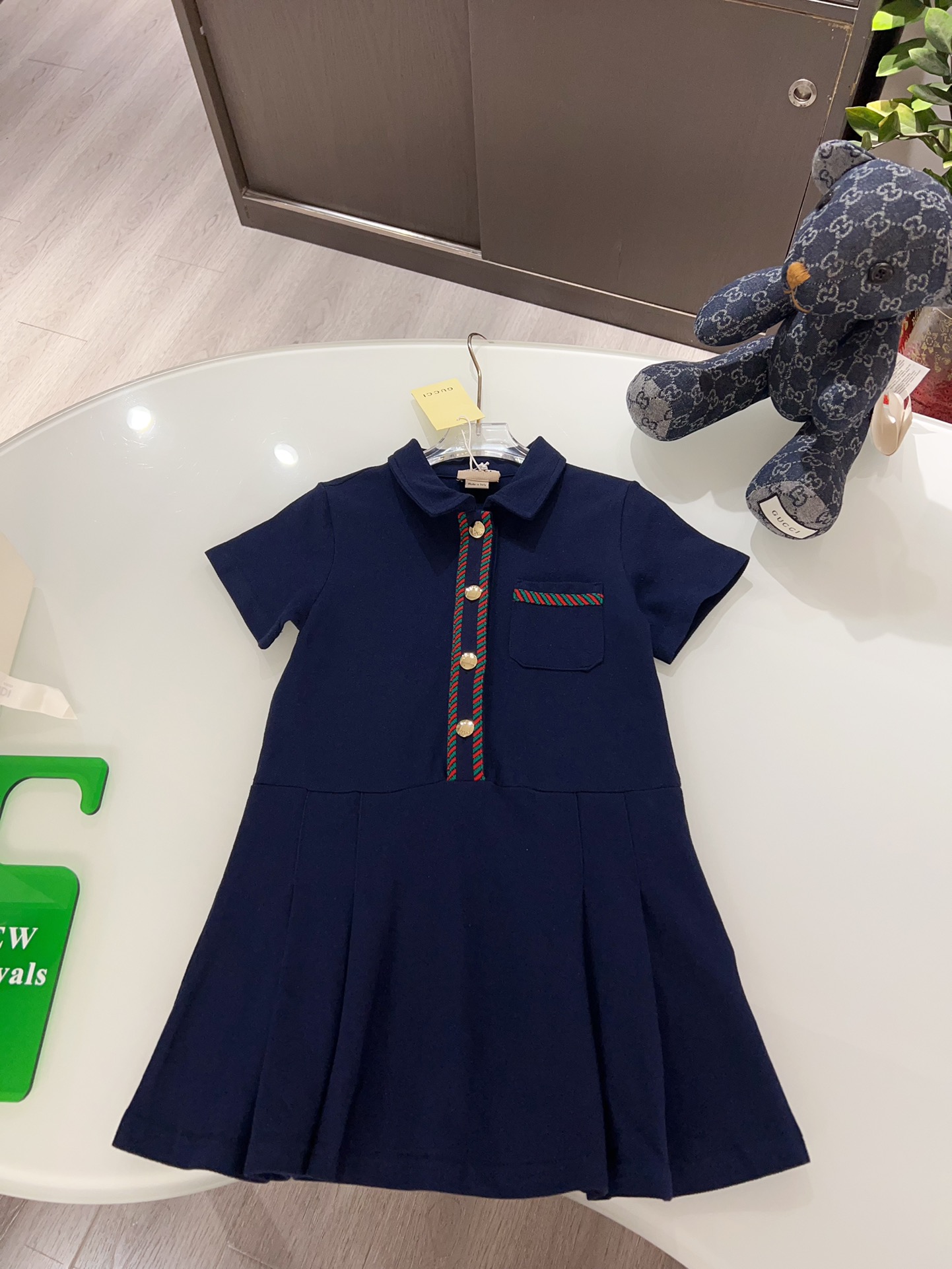 @136 vestido personalizado original de gran volumen, tela teñida a medida con diseño de cinta, botones originales hecho…