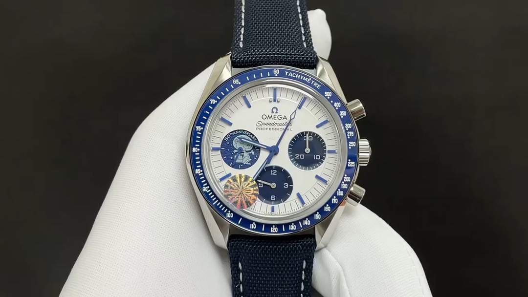 Omega 今日推荐 史努比 开飞船 玩转地球 42mm