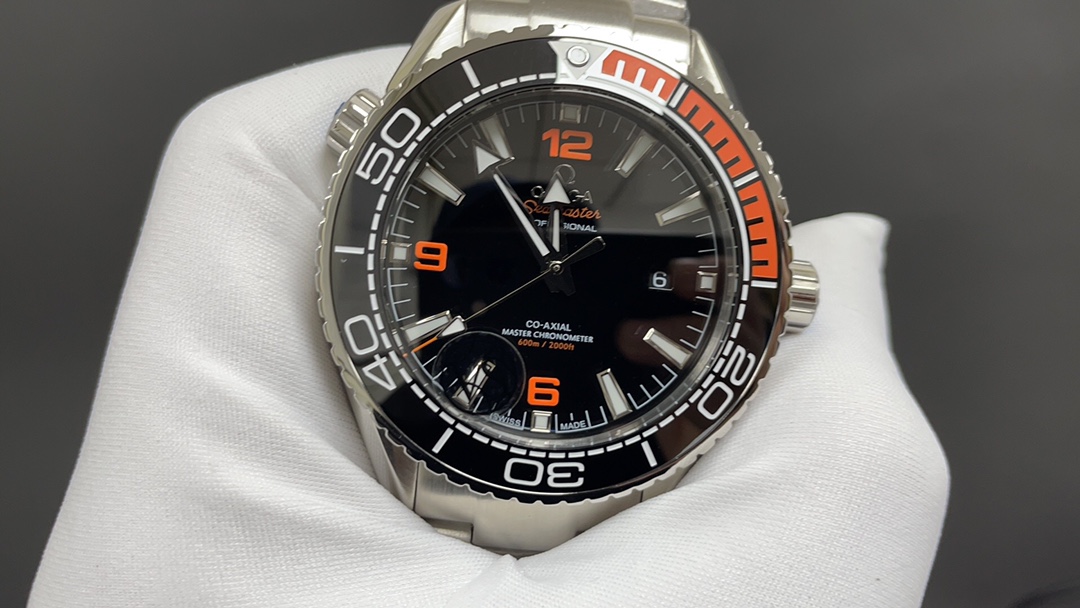 Omega 今日推荐 四分之一橙 43.5mm 8900机