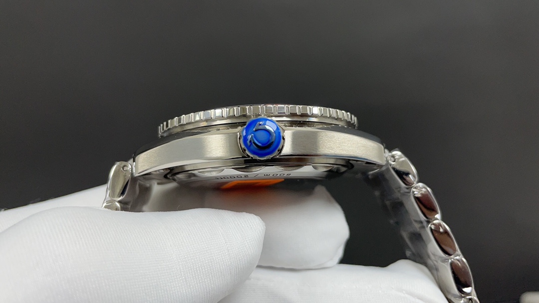 Omega 今日推荐 四分之一橙 43.5mm 8900机
