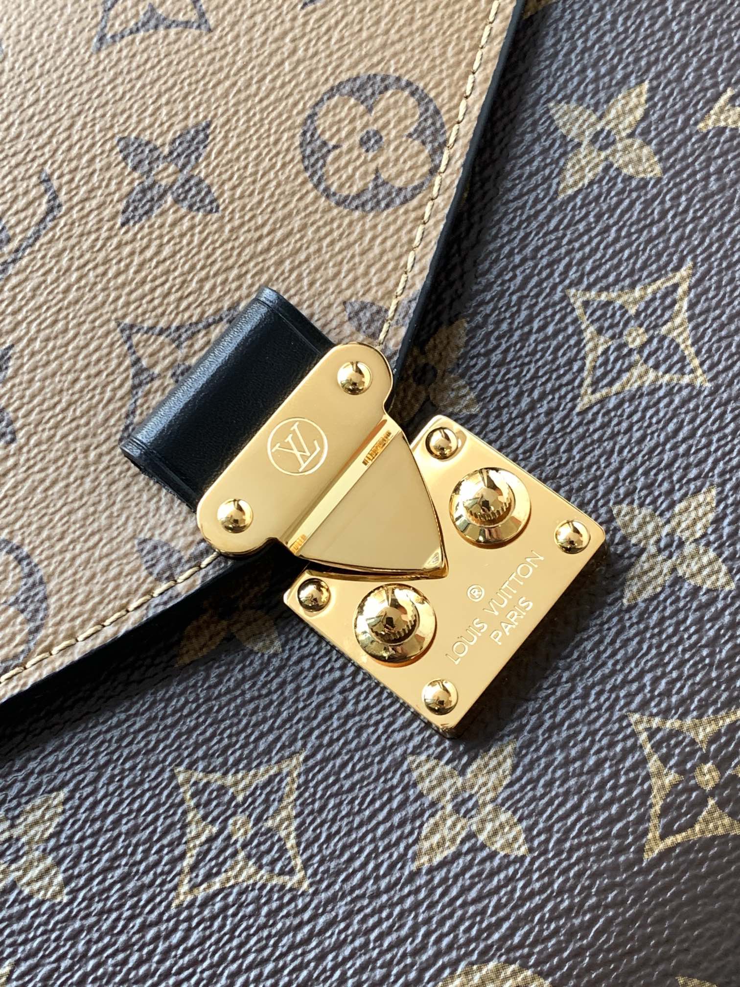 p900💰
Pochette Métis 手袋
【特级加强版】
型号： M44876
皮料： 是意大利A级皮料
五金： 采用进口A级全钢五金
包装： 全套原厂MB包装
尺寸：25.0 x 19.0 x 7.0 厘米 (长 x 高 x 宽)
专柜同步电子芯片内码