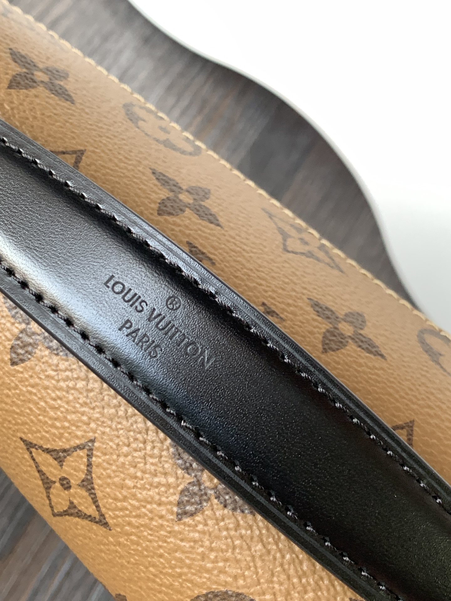 p900💰
Pochette Métis 手袋
【特级加强版】
型号： M44876
皮料： 是意大利A级皮料
五金： 采用进口A级全钢五金
包装： 全套原厂MB包装
尺寸：25.0 x 19.0 x 7.0 厘米 (长 x 高 x 宽)
专柜同步电子芯片内码