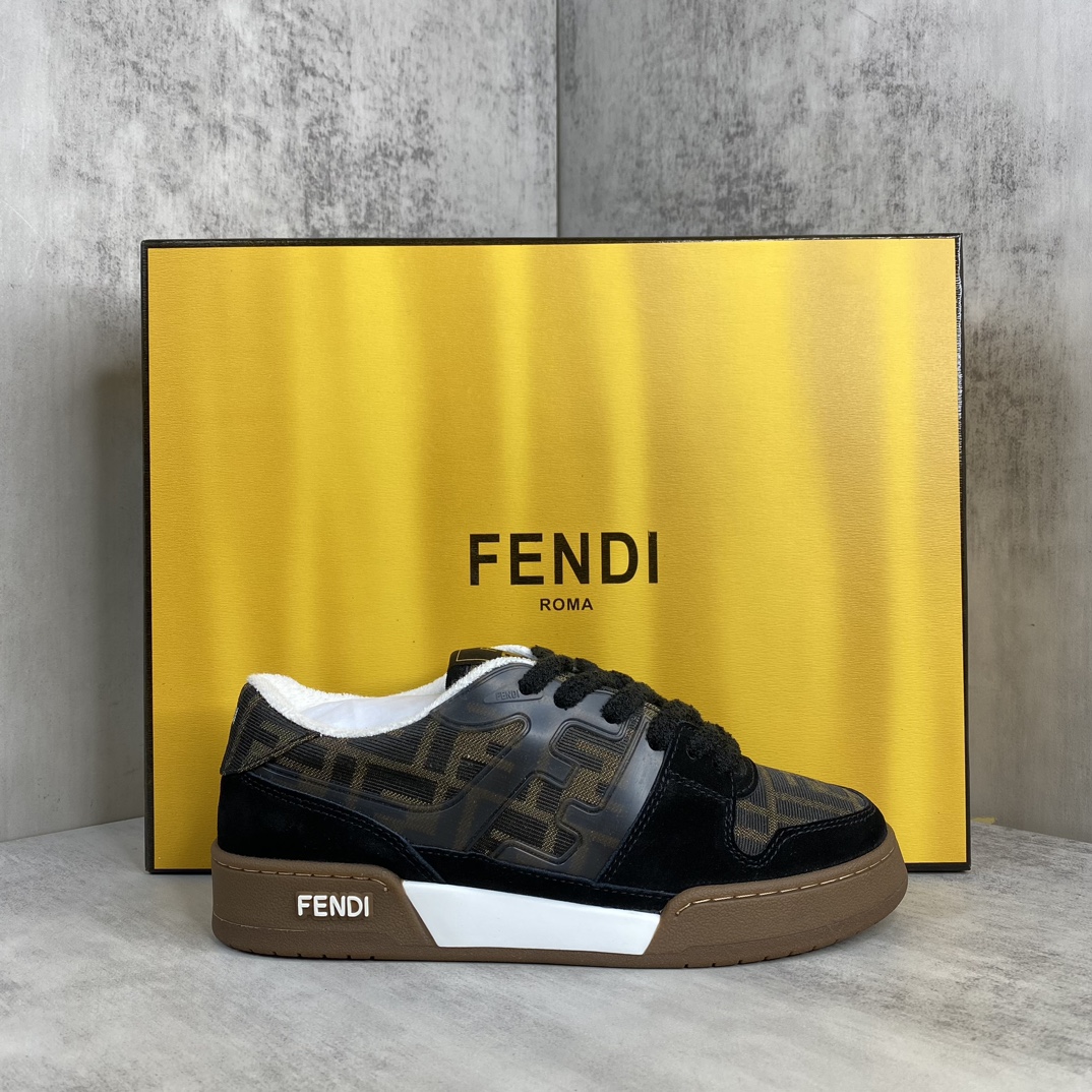 Fendi 新款上架 (莞产 ) Fendi 芬迪 23ss 休闲鞋FENDI芬迪match最新 运动鞋 设计师Kim Jones打造的首款运动鞋fendi match 和LV驴牌的Trainer篮球运动鞋 鞋型差不多 添加了FF 的设计 鞋面采用麂皮和皮革拼接组合 侧面凸起的双F logo内里采用毛巾绒里 / 男款39-45