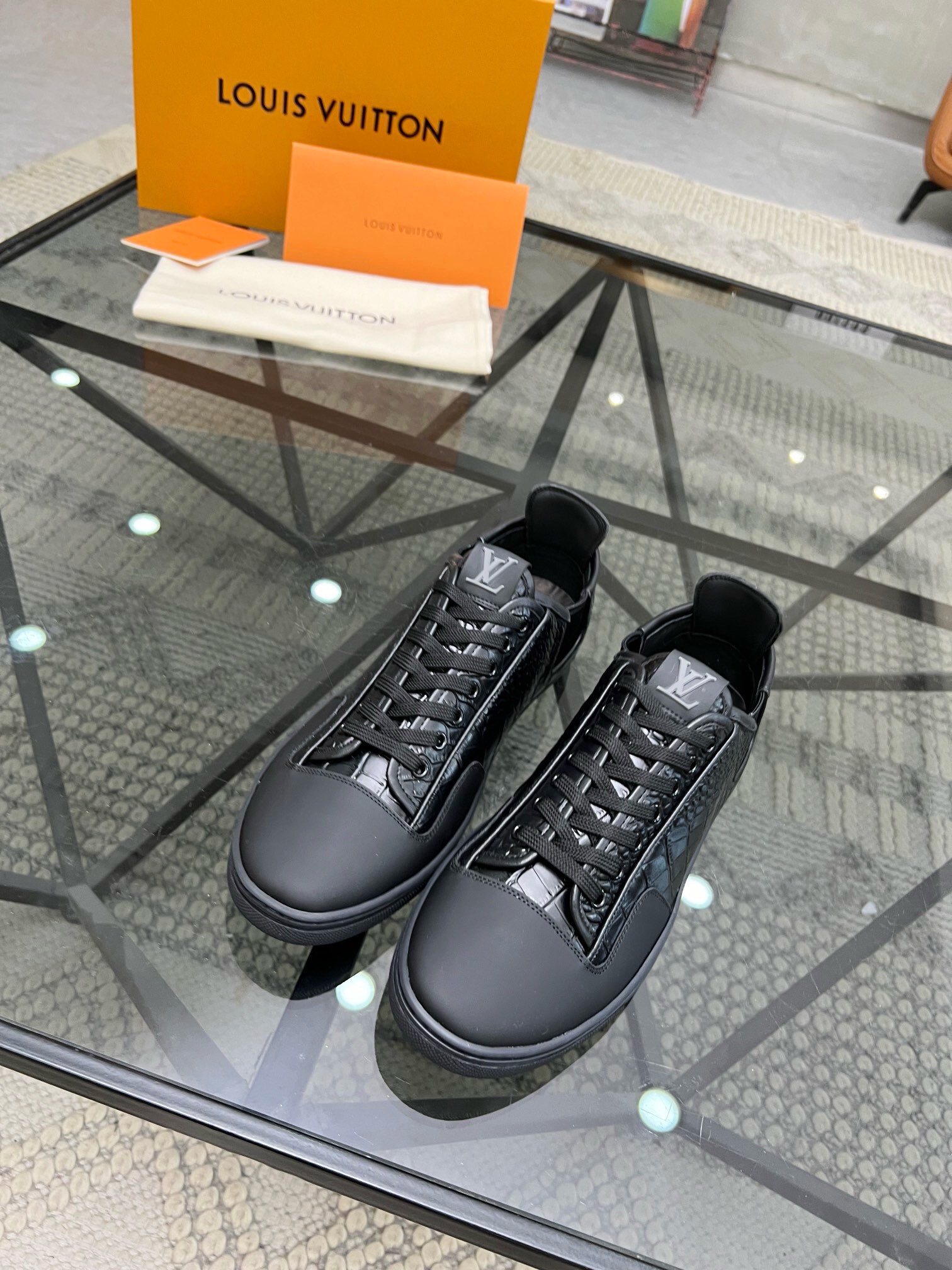 NO:217980,Brand LOUIS VUITTON Color Louis Vuitton Size 39-44 Custom made 38.45 Price Material Louis Vuitton New Casual Shoes!  The upper is embossed with original cowhide to create a cowhide inner style. The dynamic LV original TPU sole is simple and elegant. Classic and ageless, Louis Vuitton, louis vuitton, louis vuitton, louis vuitton, louis vuitton, cowhide19860909品牌LOUIS VUITTON 颜色路易威登 码数39-44订做38.45 价格 材质路易威登新款休闲鞋！鞋面采用原版牛皮压花打造牛皮内里版型时尚 动感十足LV原版TPU大底简洁大方 经典不老,路易威登,louis vuitton,louis vuitton,louis vuitton,cowhide,Men's shoes