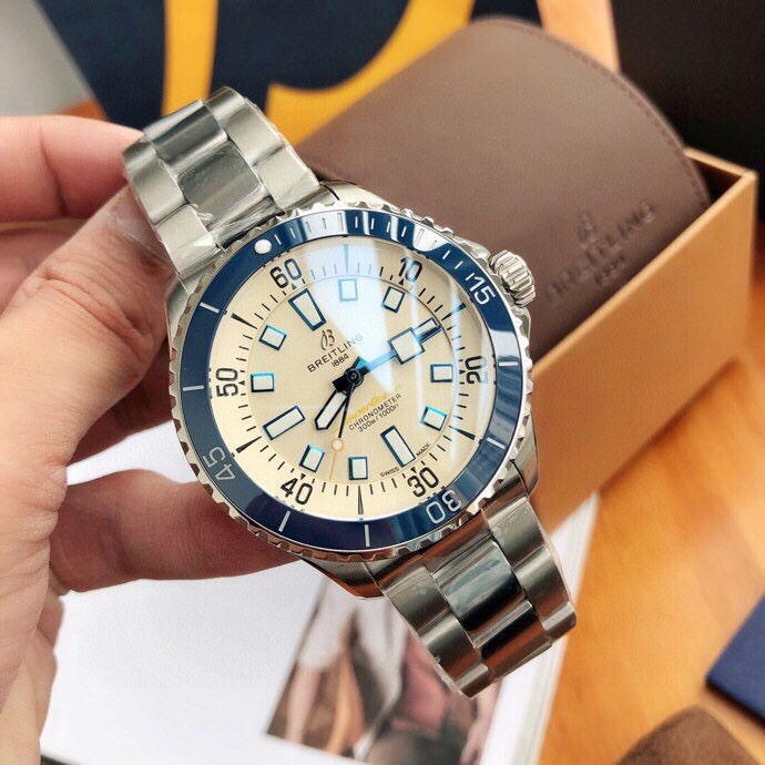 百年灵超级海洋系列批盒