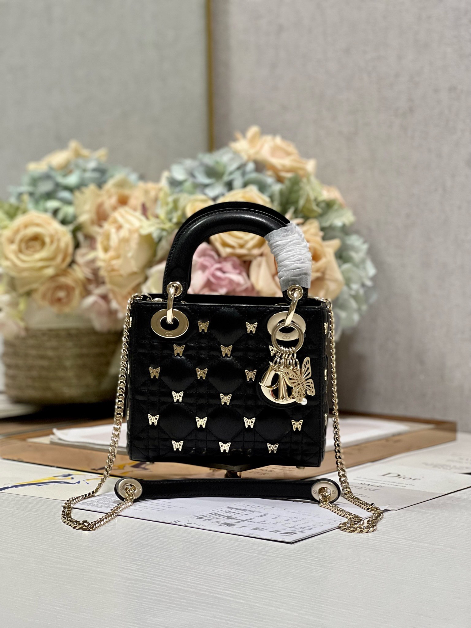 Best Capucines Replica
 Dior High
 Handbags Crossbody & Shoulder Bags Black Gold White Lambskin Resin Sheepskin Lady Chains