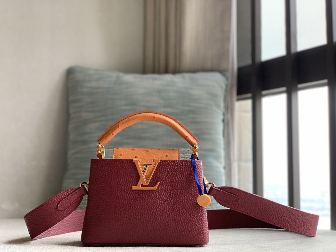 Louis Vuitton LV Capucines mini model, the best-selling model in the counter, official N81409, orange and purple ostrich color matching, Taurillo