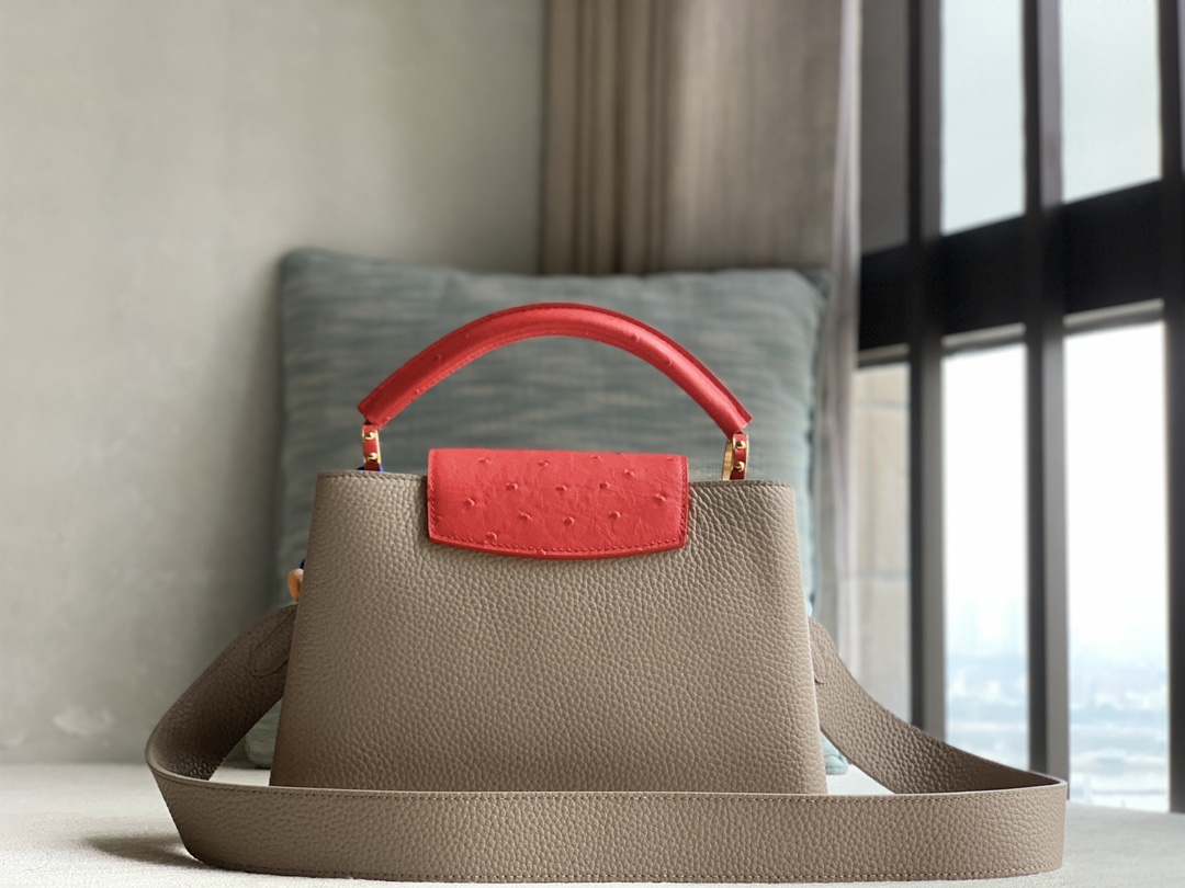 Louis Vuitton The official new product on sale is 23 models of LV Capucines bb number, new color N82904, gray with red ostrich pattern Taurillon